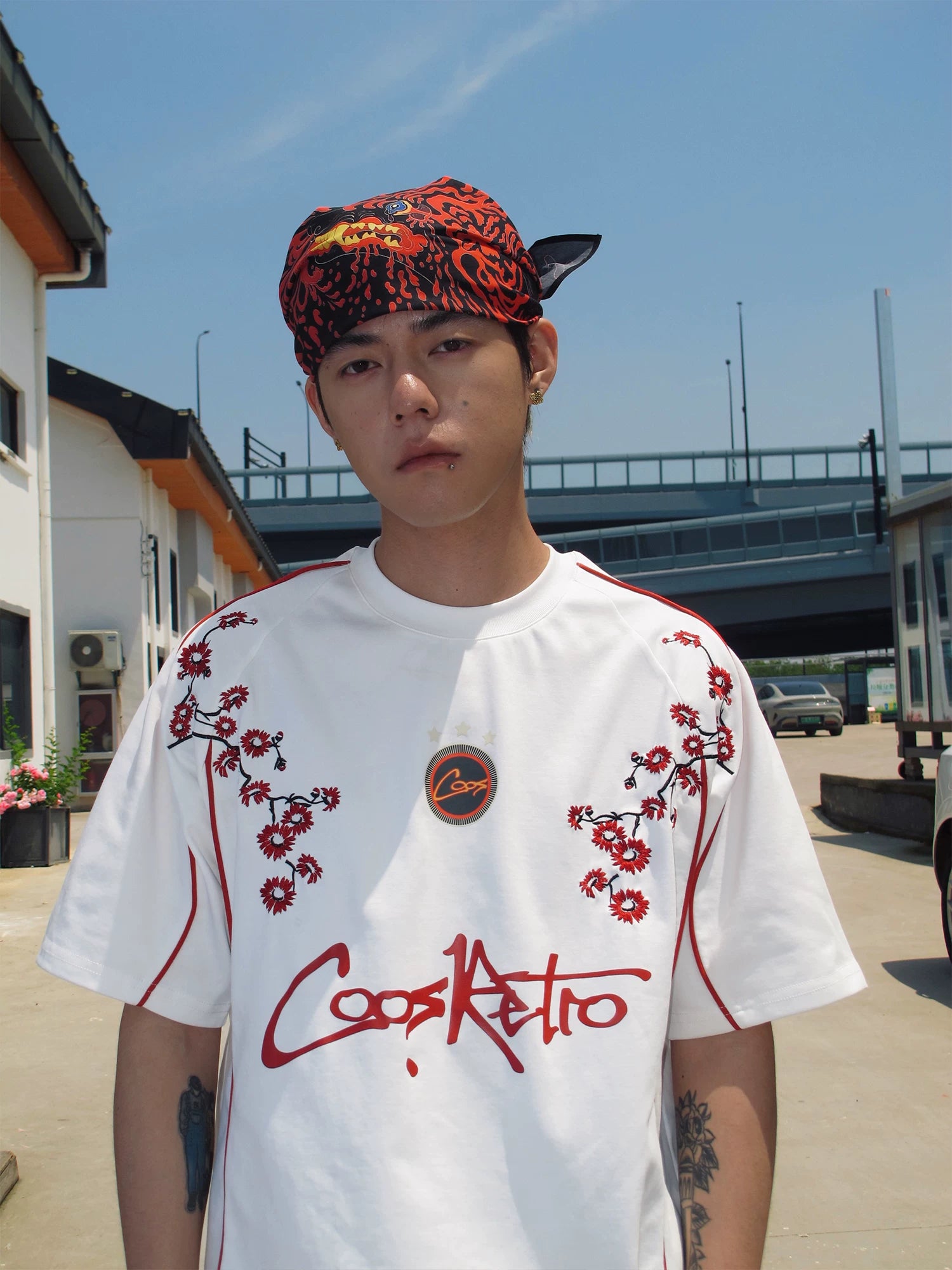 CoosRetro Retro Plum Blossom Embroidery Cool Loose Tee