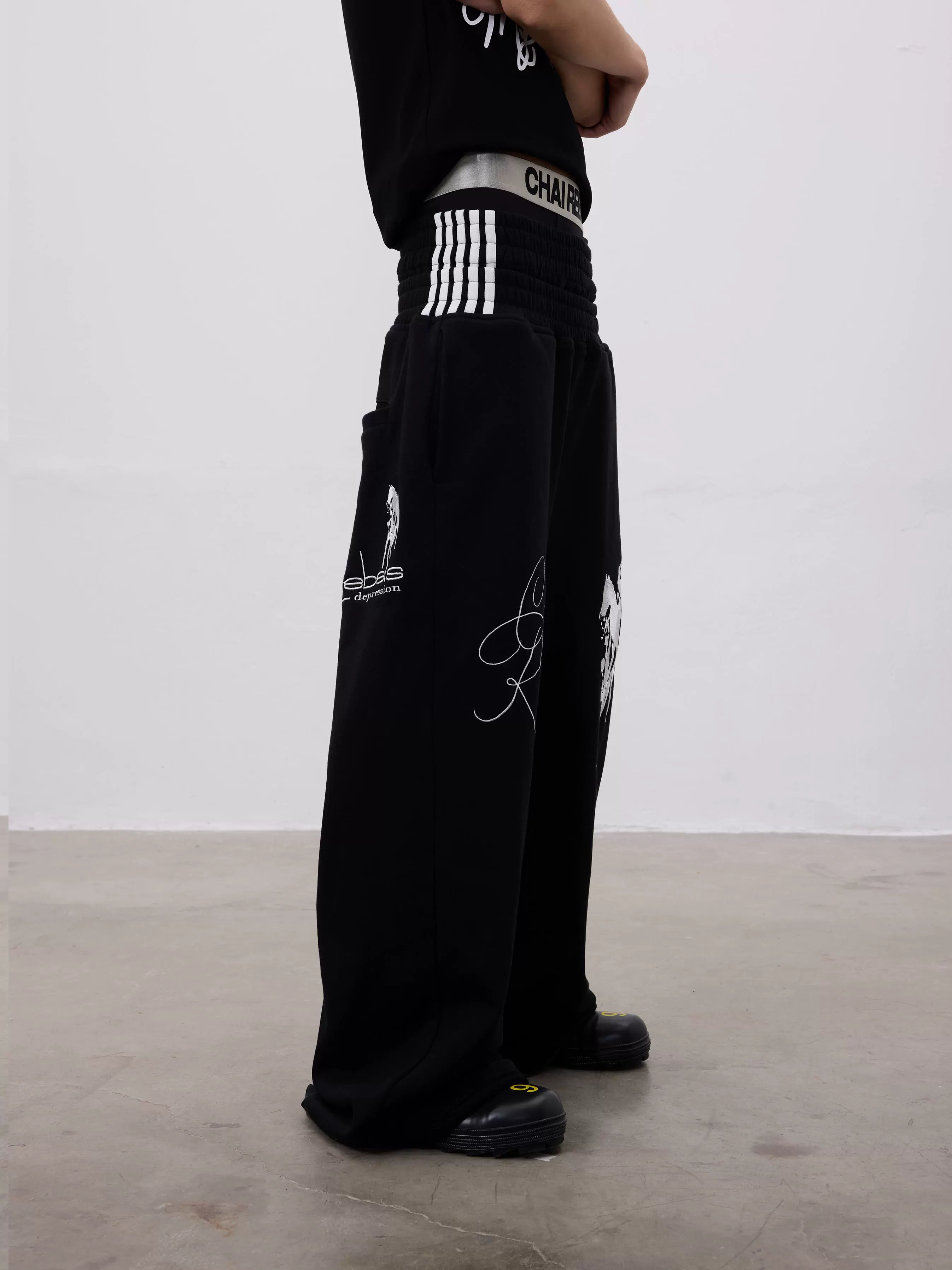 CHAI Horse Standard Embroidery Double-sided Wear Loose Sweatpants