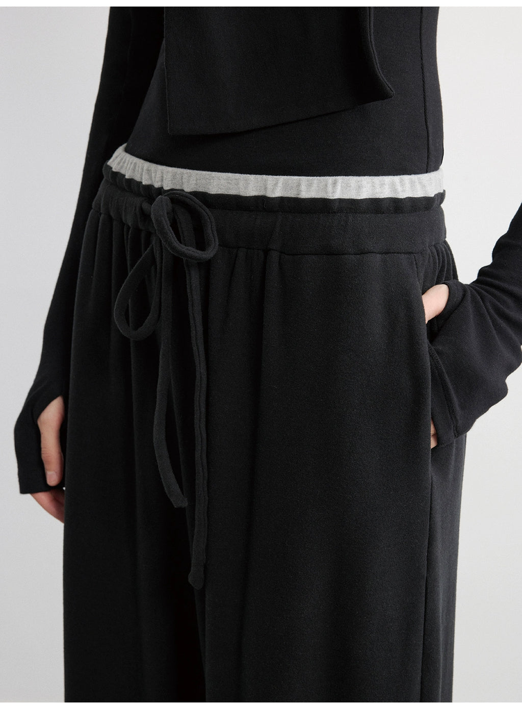 JCAESAR Contrasting Waist Polished Slacks