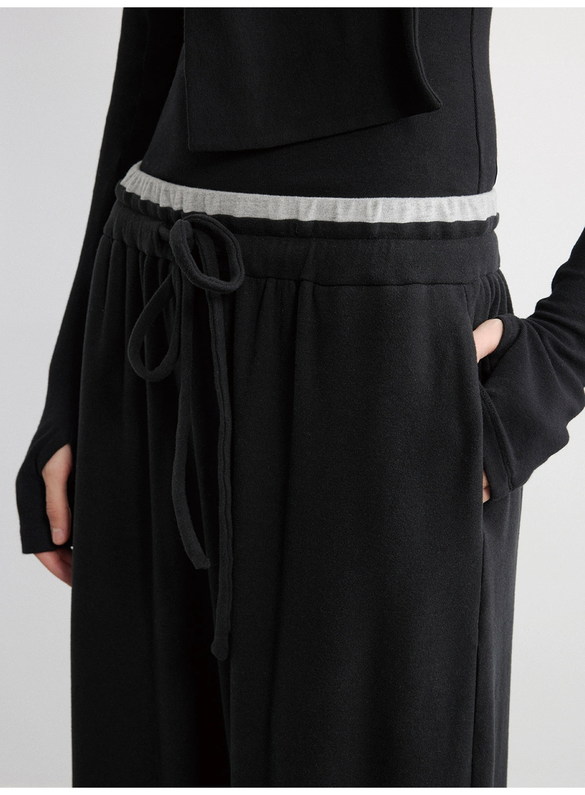 JCAESAR Contrasting Waist Polished Slacks