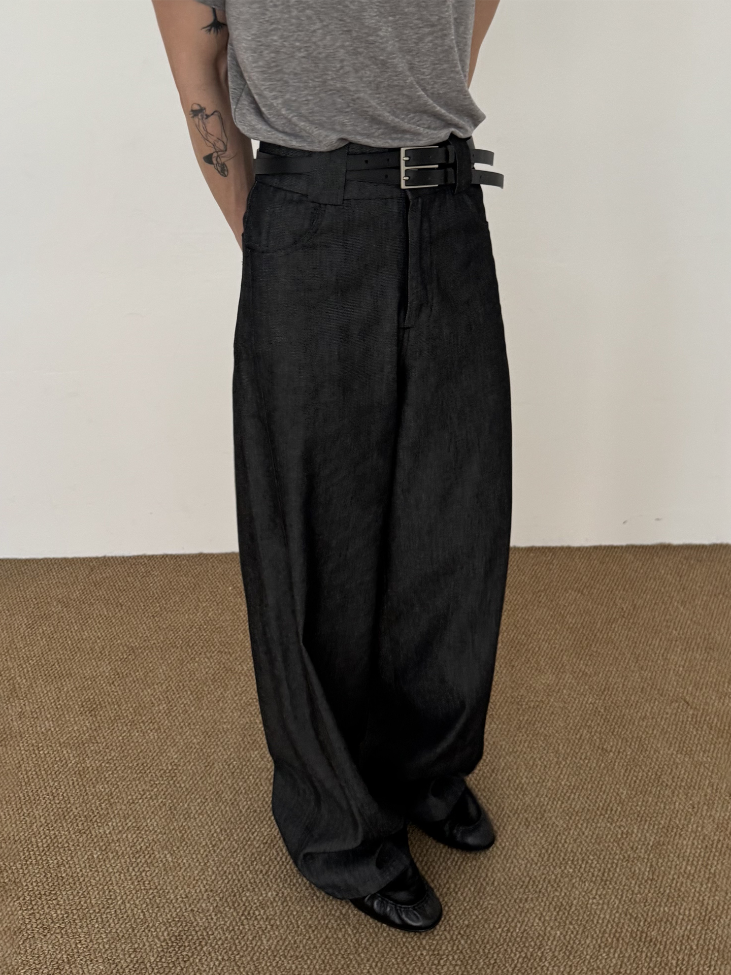 COLN Casual Thin Tapered Jeans