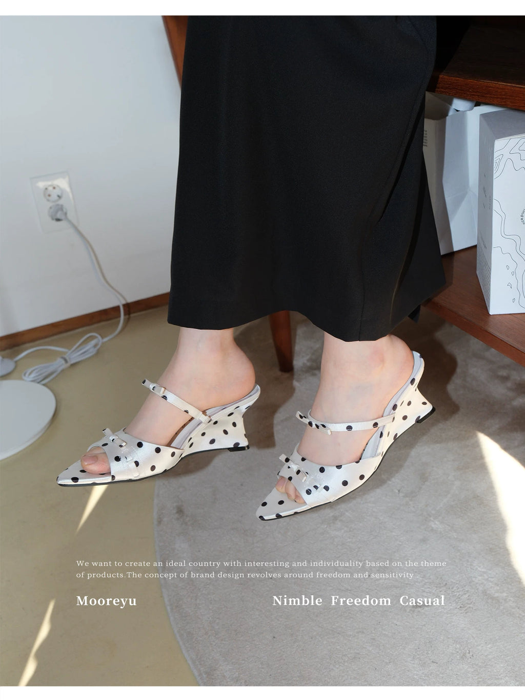 Mooreyu Polka Dot Pointed Bow Strap Sandals