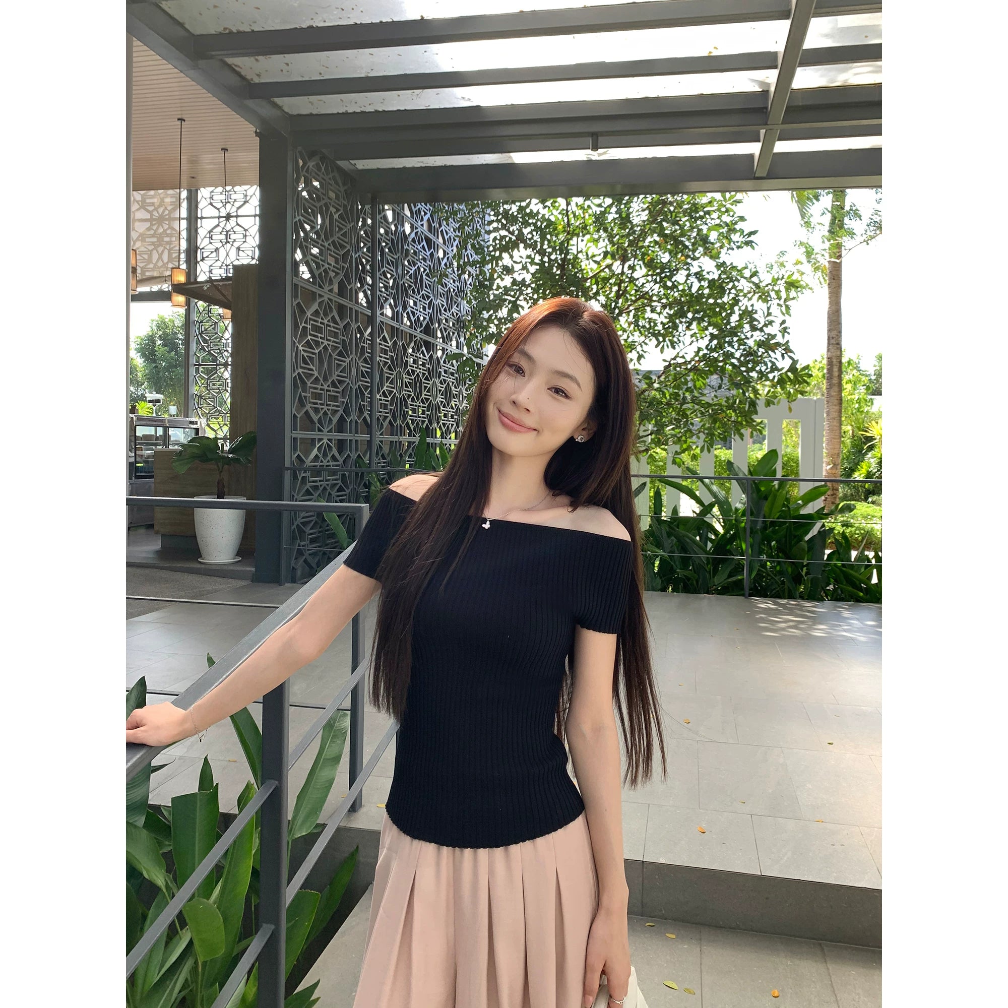 Pusumede Shoulder Slim Short Knitted tee