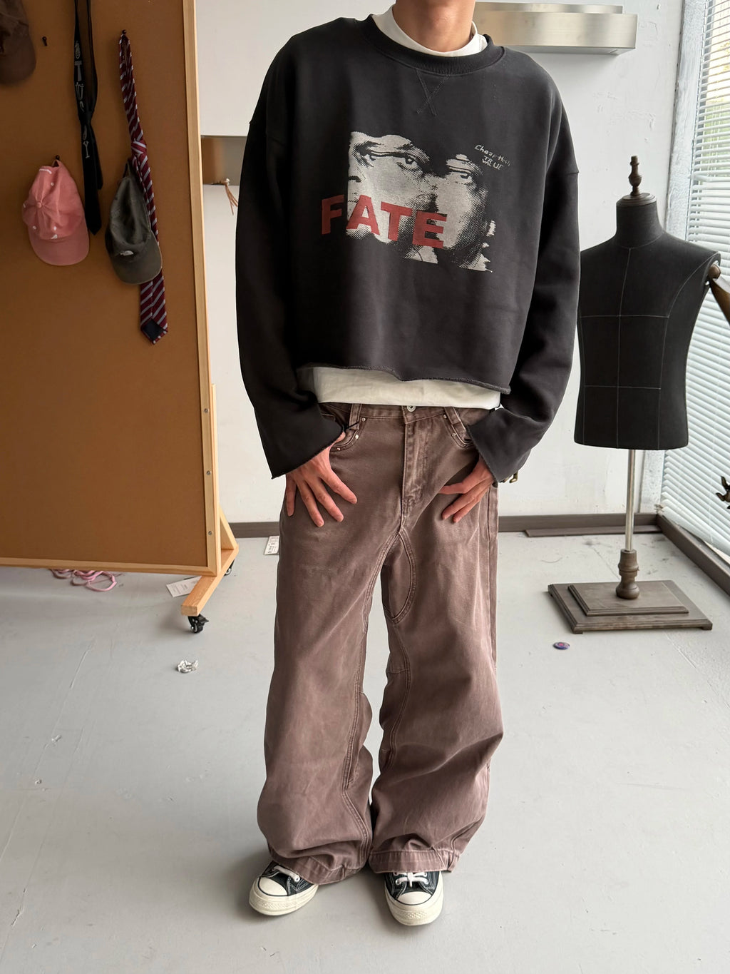 CENSMADE Retro Portrait Print Loose Sweater