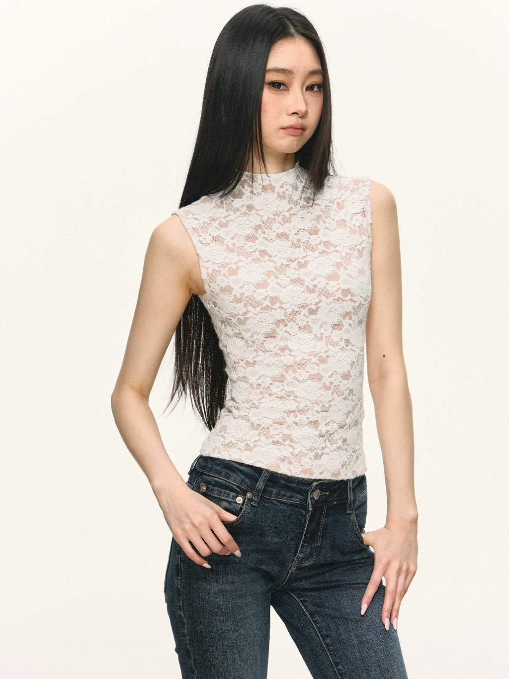 Anna Aneae Lace Semi-turtleneck Slim Fit Vest