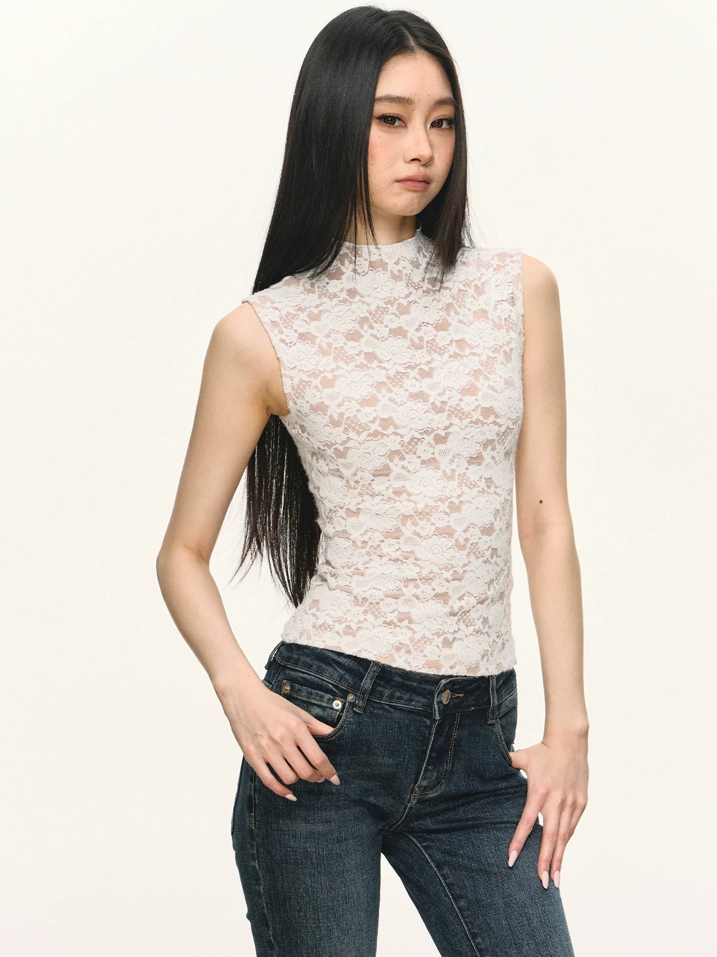 Anna Aneae Lace Semi-turtleneck Slim Fit Vest