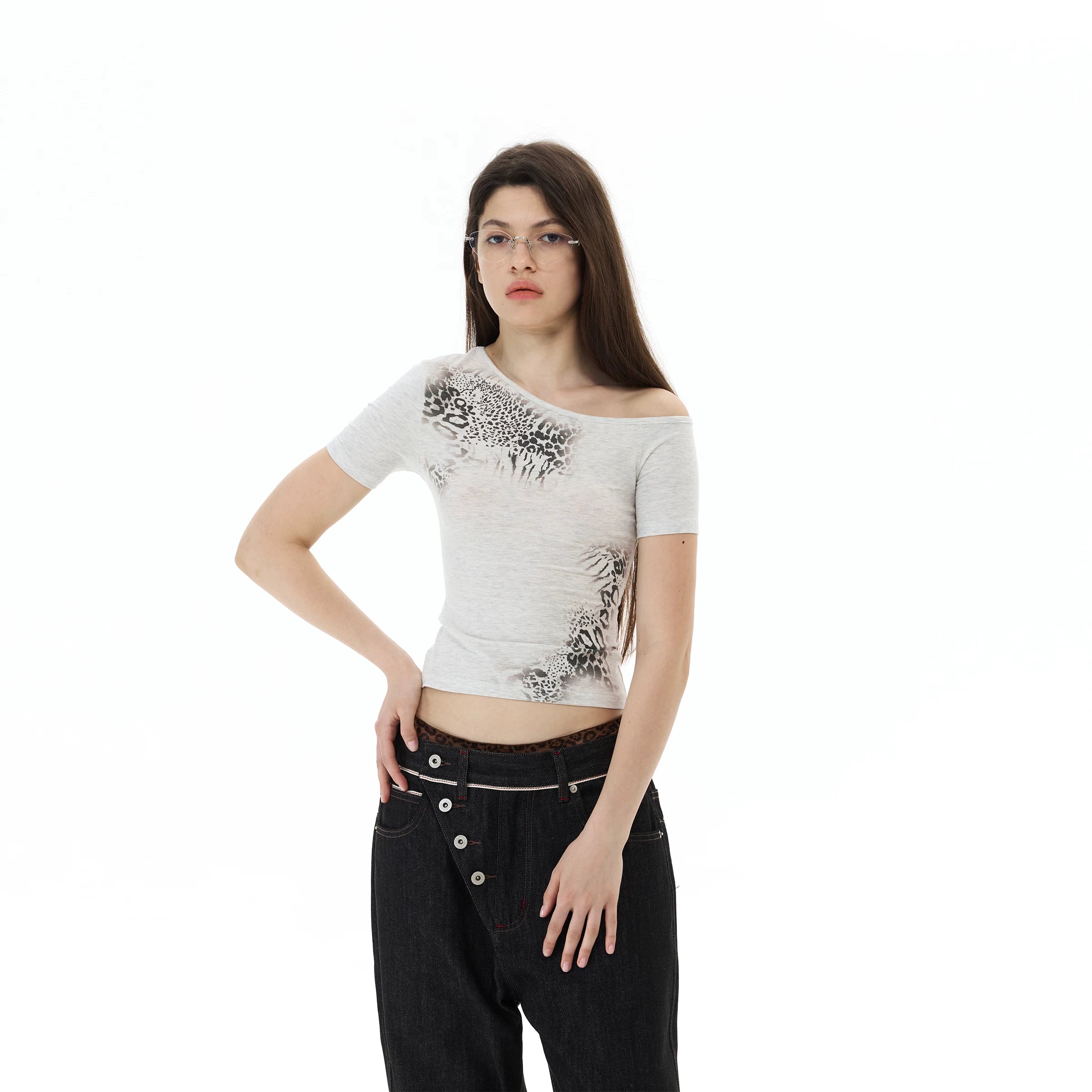 WLNEXT Leopard Print Slanted Shoulder Short Slim Tee