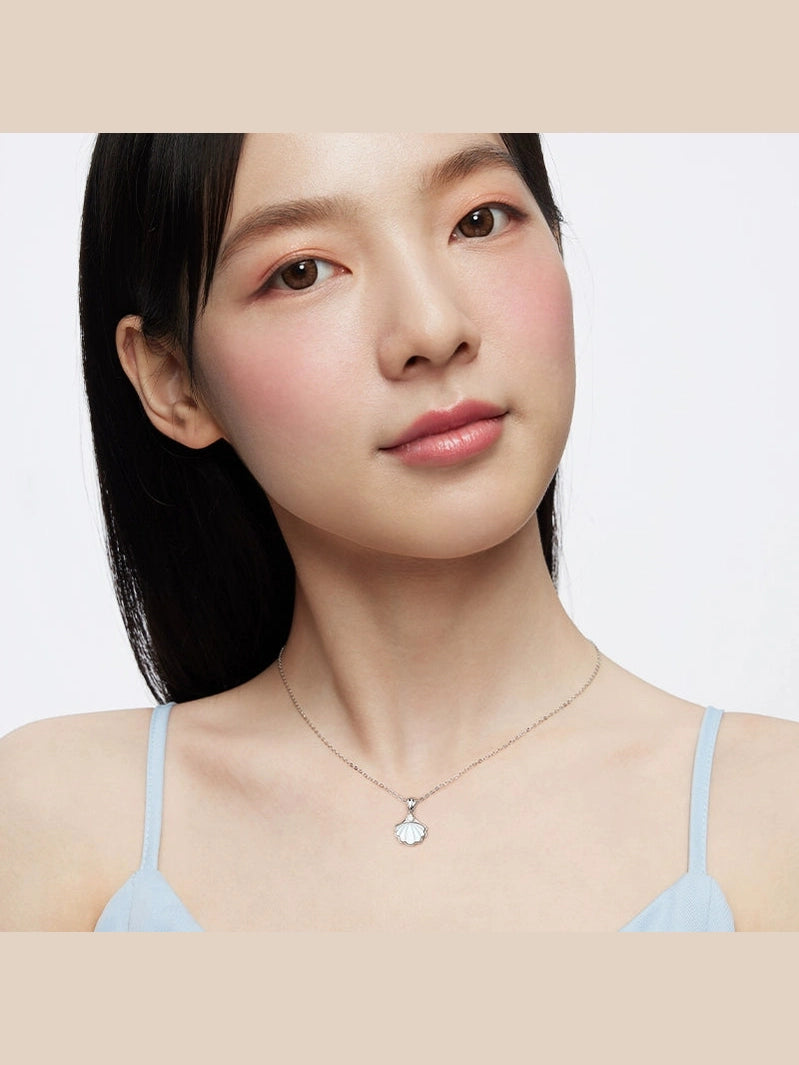 KADER A Shell Shell Necklace