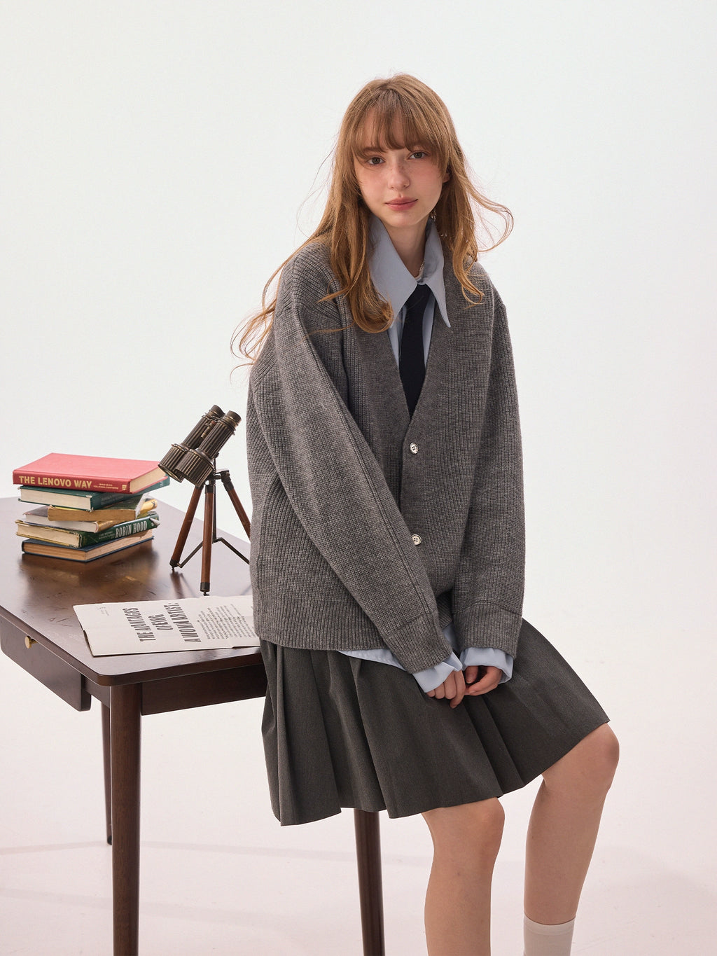 CHOR Premium Sense V-neck Fake Two-piece Shirt Knitted Cardigan Sweater