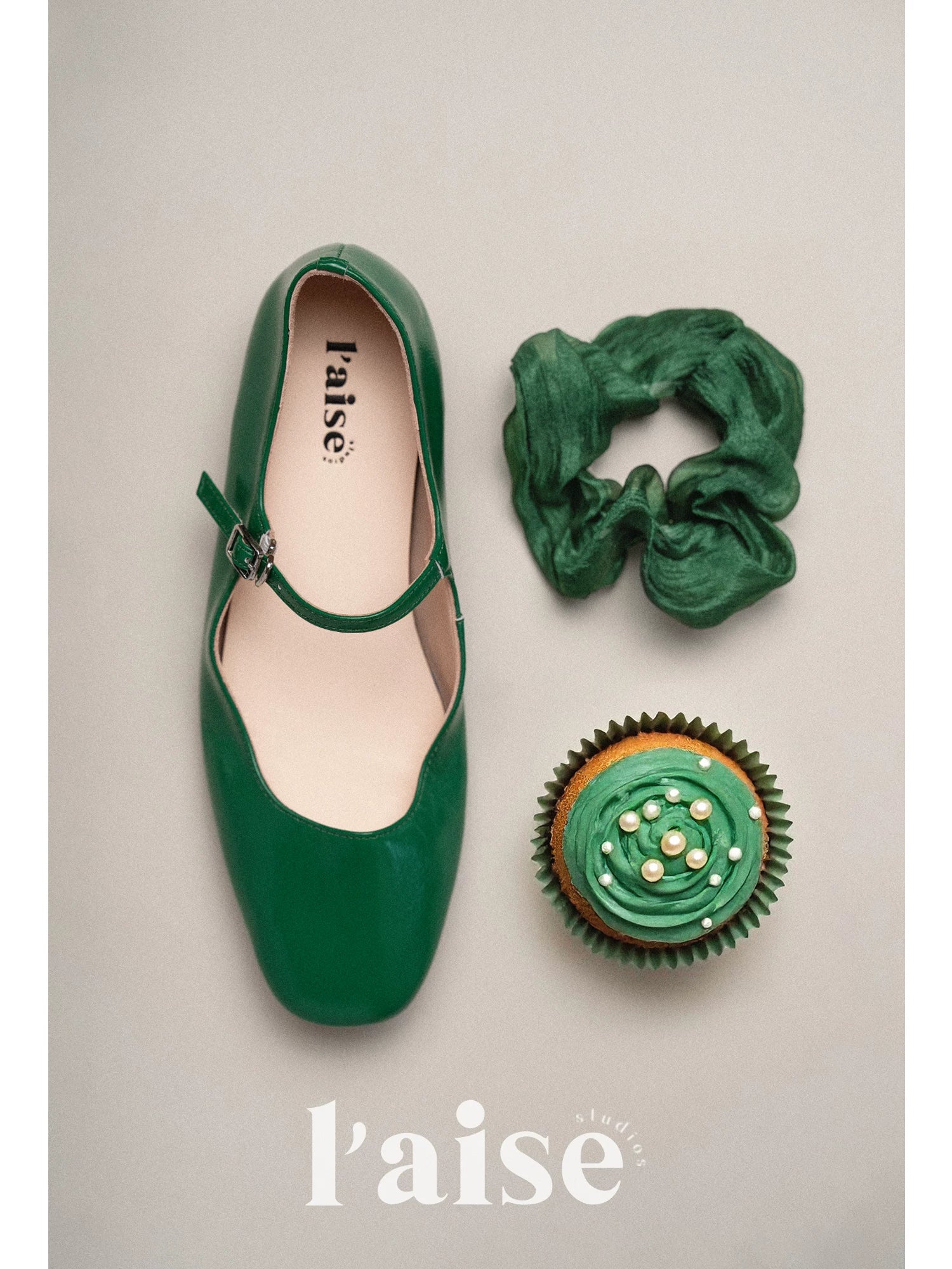 L'aise Pleated Thick Heel Mary Jane Shoes