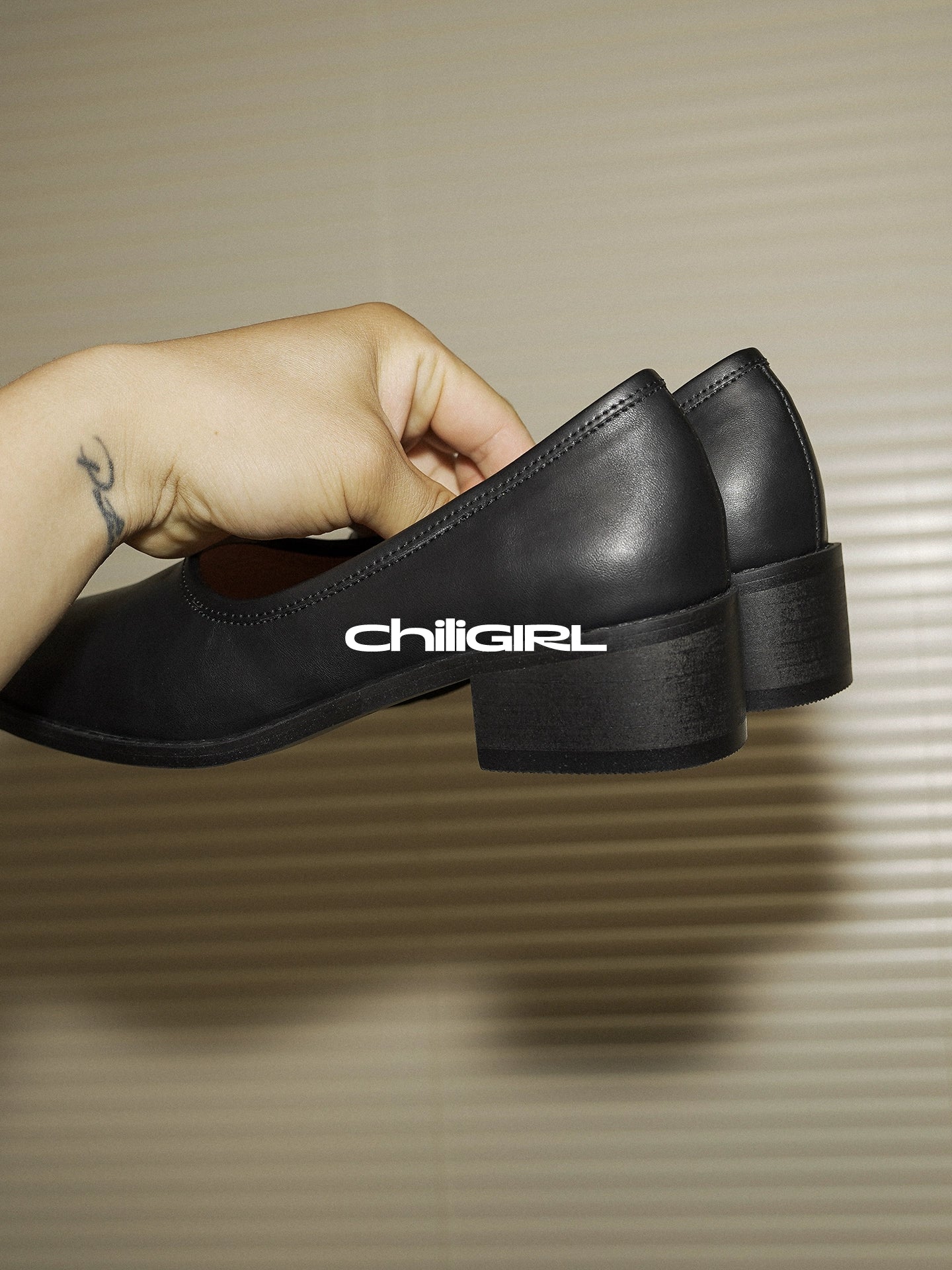 CHILIGIRL Retro Medium Heel Versatile One-pedal Shoes