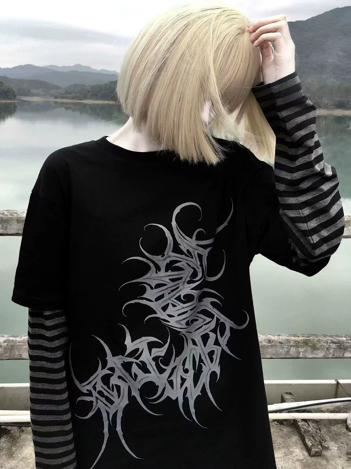 Wetbody Centipede Print Fake Two Long Sleeves