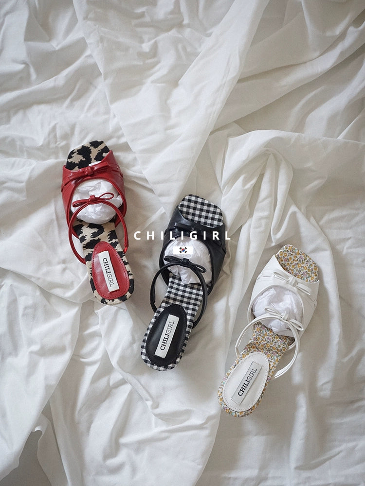 CHILIGIRL Wedge Heel Bow Contrasting Leopard Print Open-toed Half Slippers