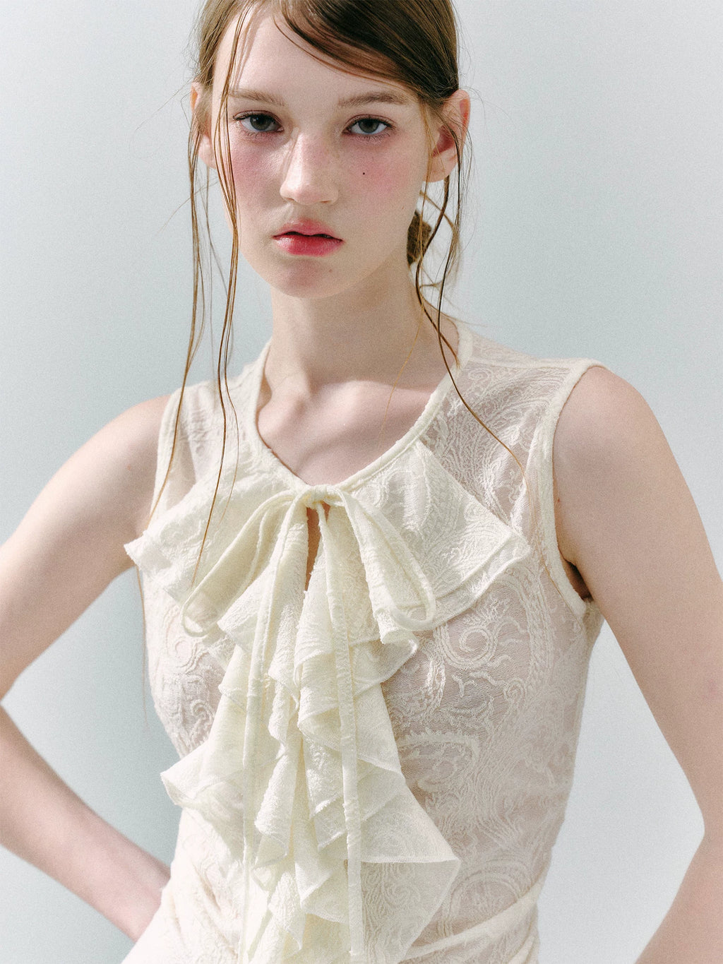 LOST FOREST Lace Lotus Leaf Slim Fit Vest