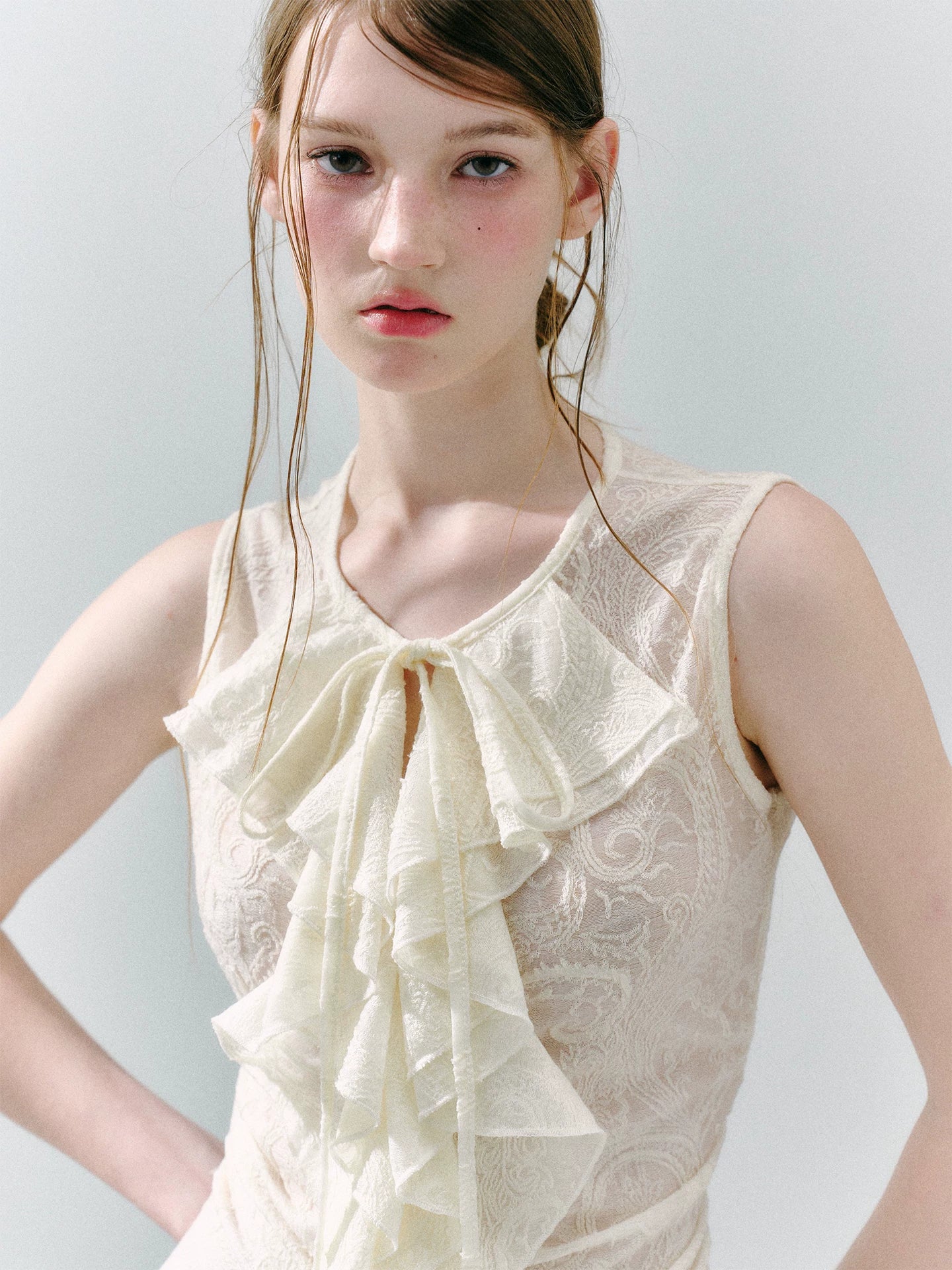 LOST FOREST Lace Lotus Leaf Slim Fit Vest