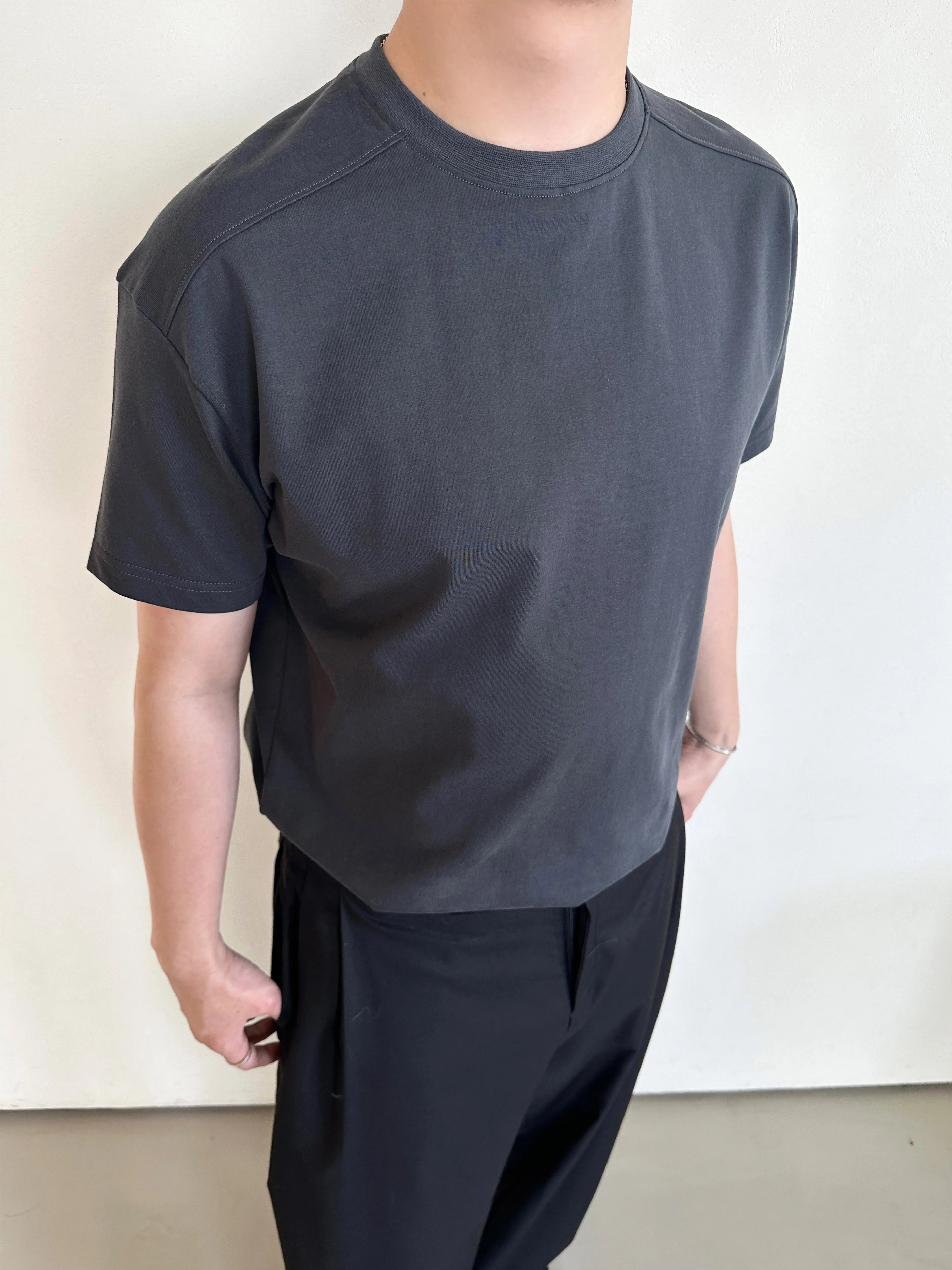 Anniehall Right-angled Shoulder Three-dimensional Cut Special Cuff Tee