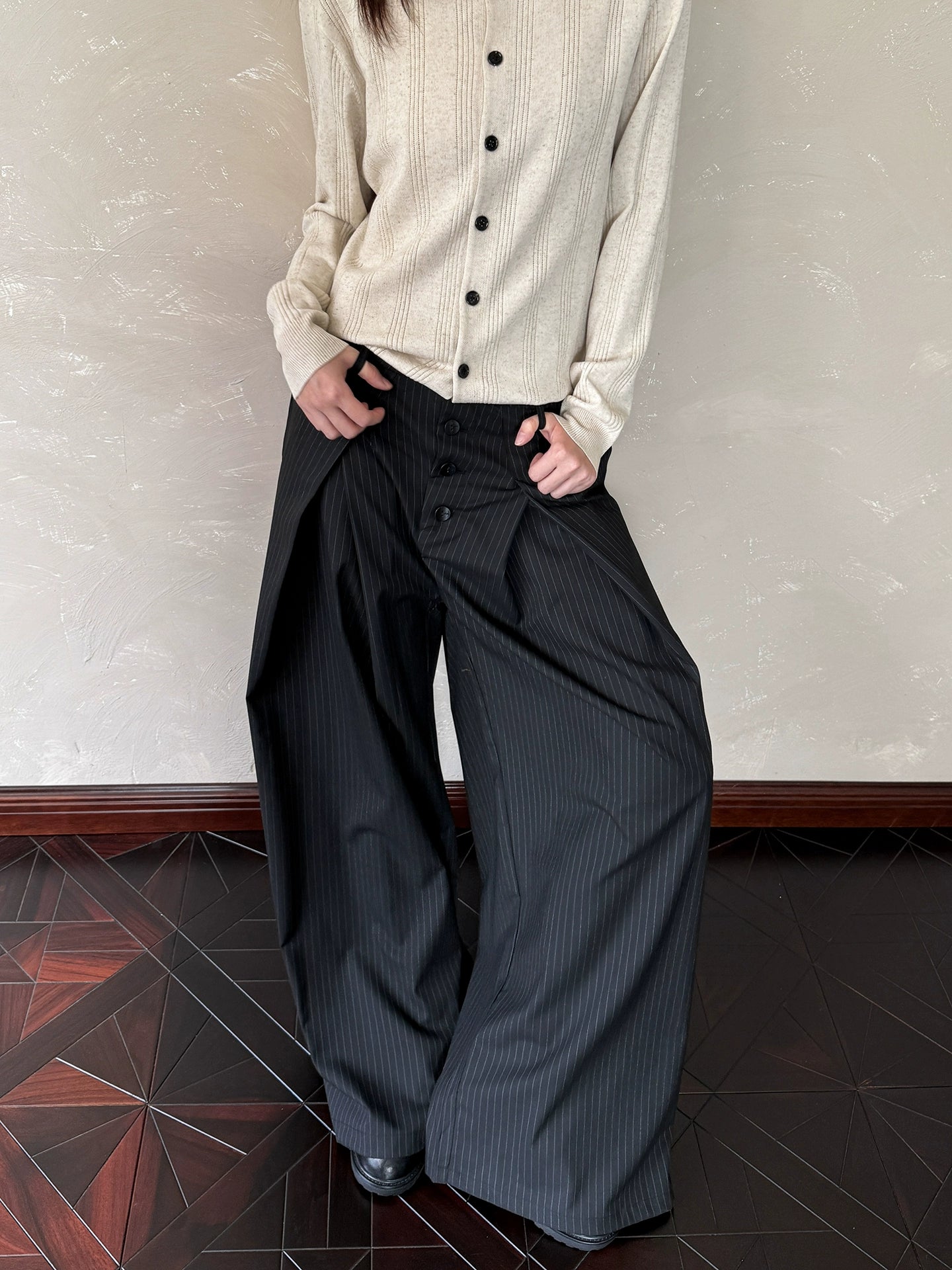 A PUEE Vintage Pleated Vertical Striped Scimitar Trousers