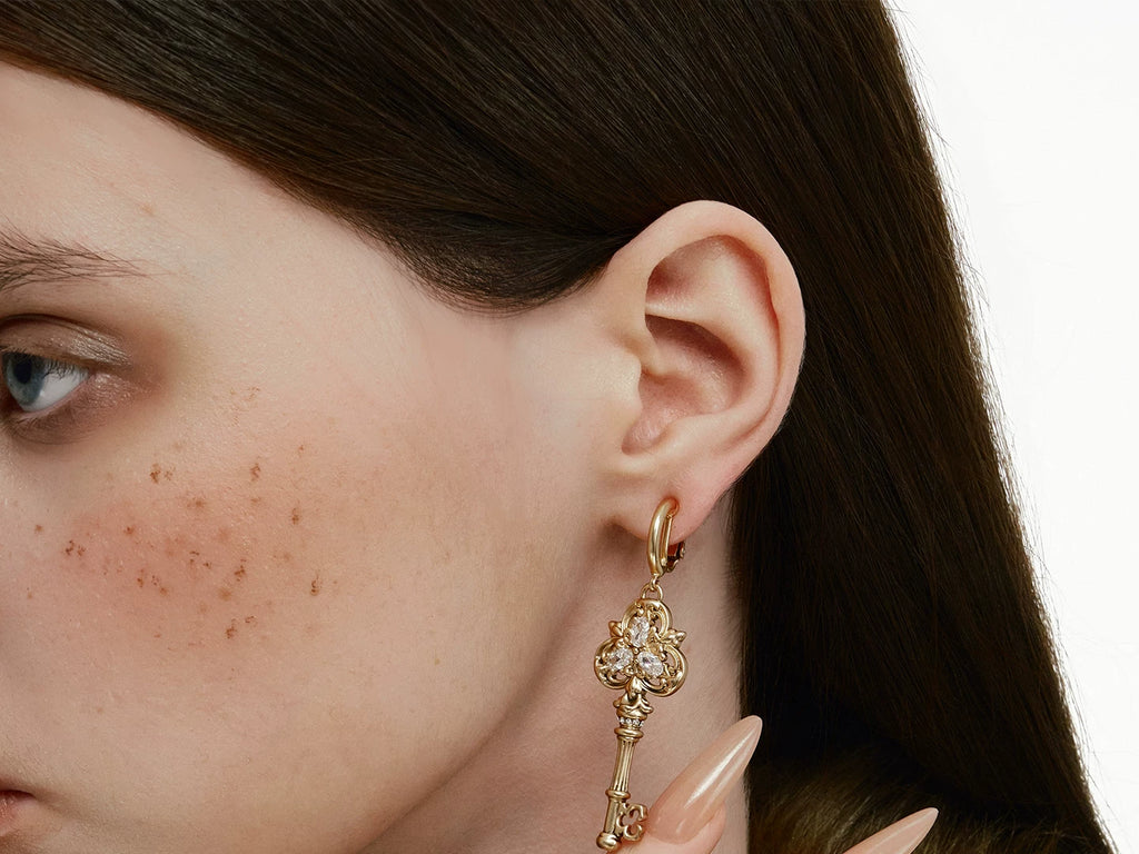 SUMIYAKI Vintage Embossed Key Earrings