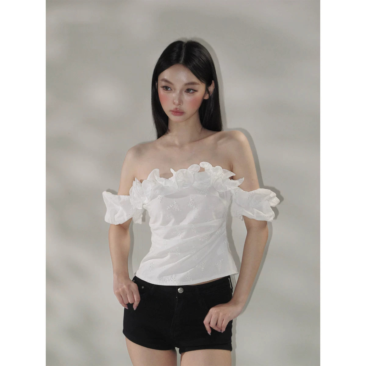 WITHMIN Temperament Three-dimensional Lace Thin Off-the-shoulder Tee