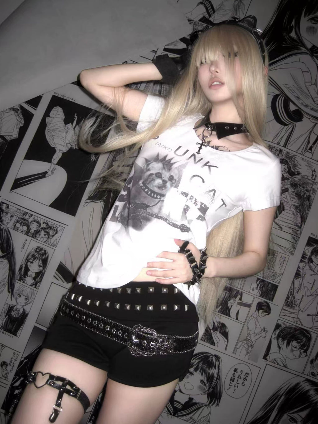 PAIKI Kitten Print Slim Large Collar Tee