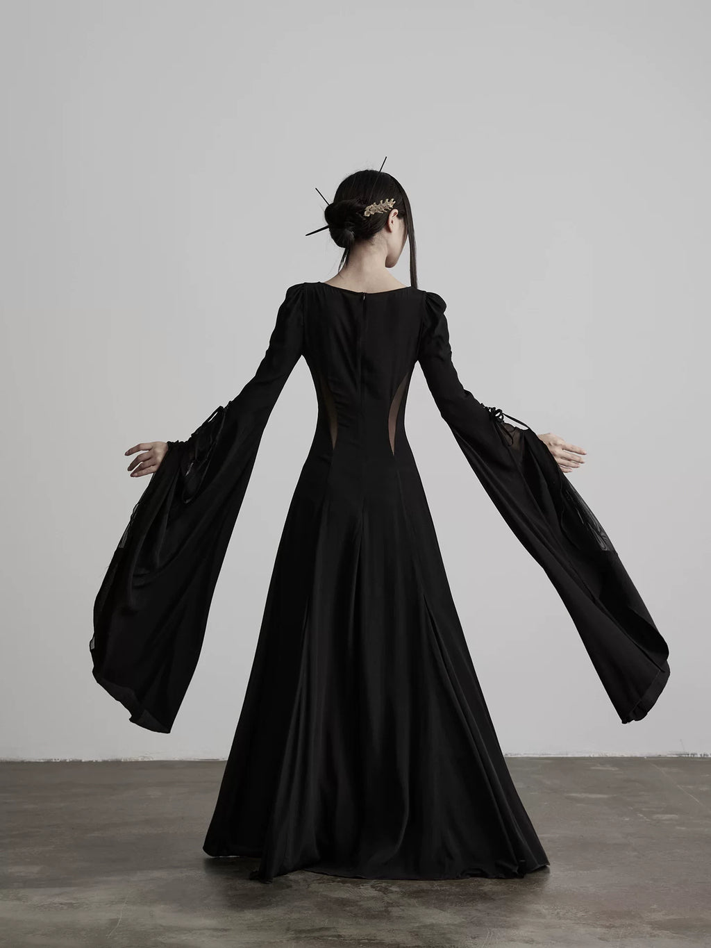 INDULGE Hollow Waist Dress