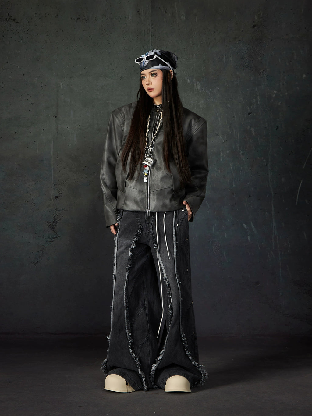 NUndefined Rough Rivet Wide Leg Loose Jeans