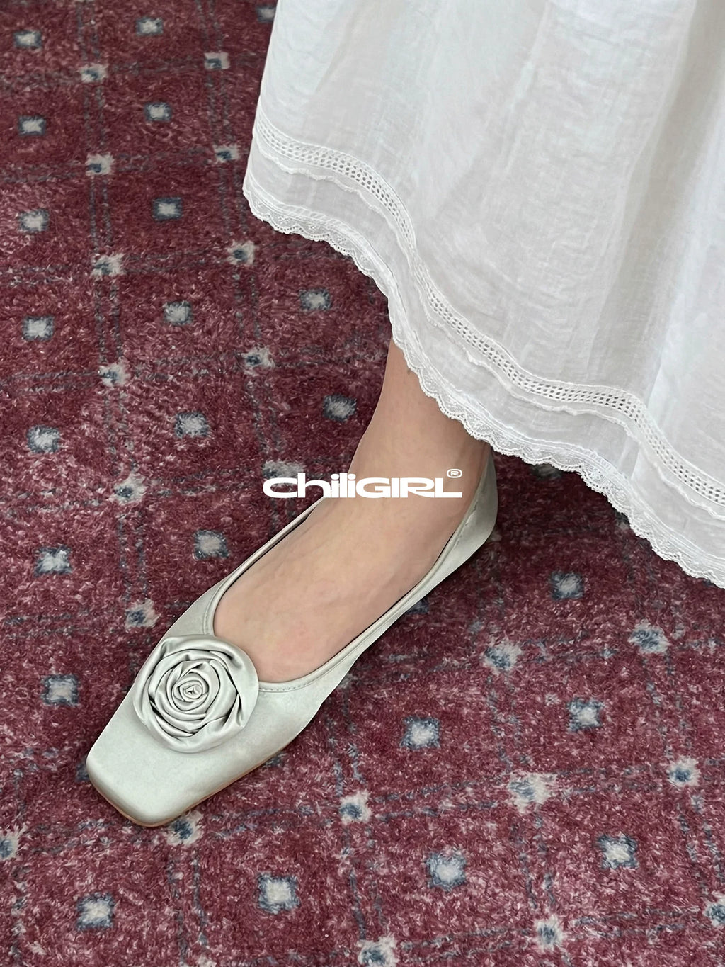 CHILIGIRL Flat Bottom Square Head Flower Decorative Single Shoes