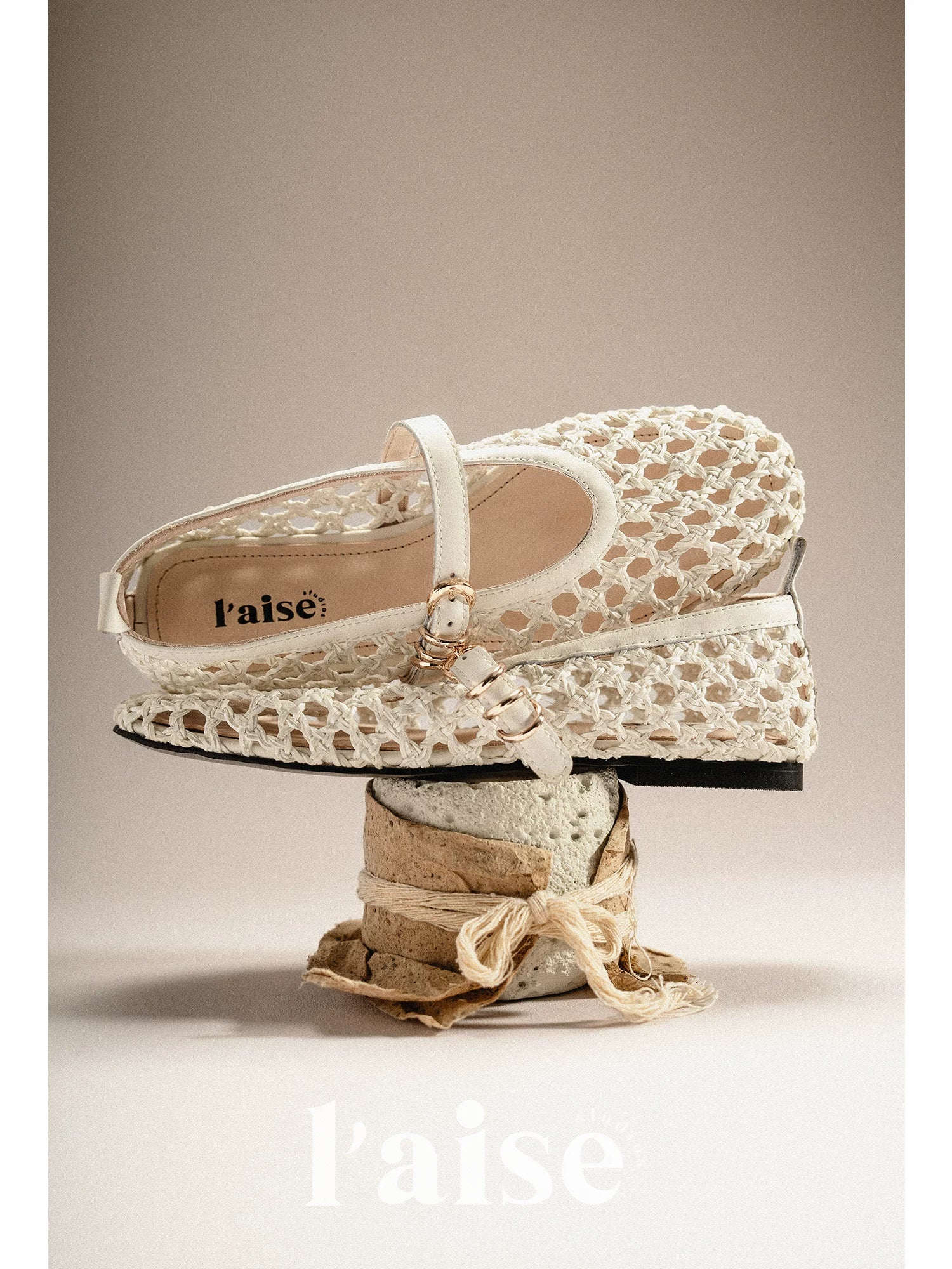 L'aise Vintage Fashion Strap-on Shoes