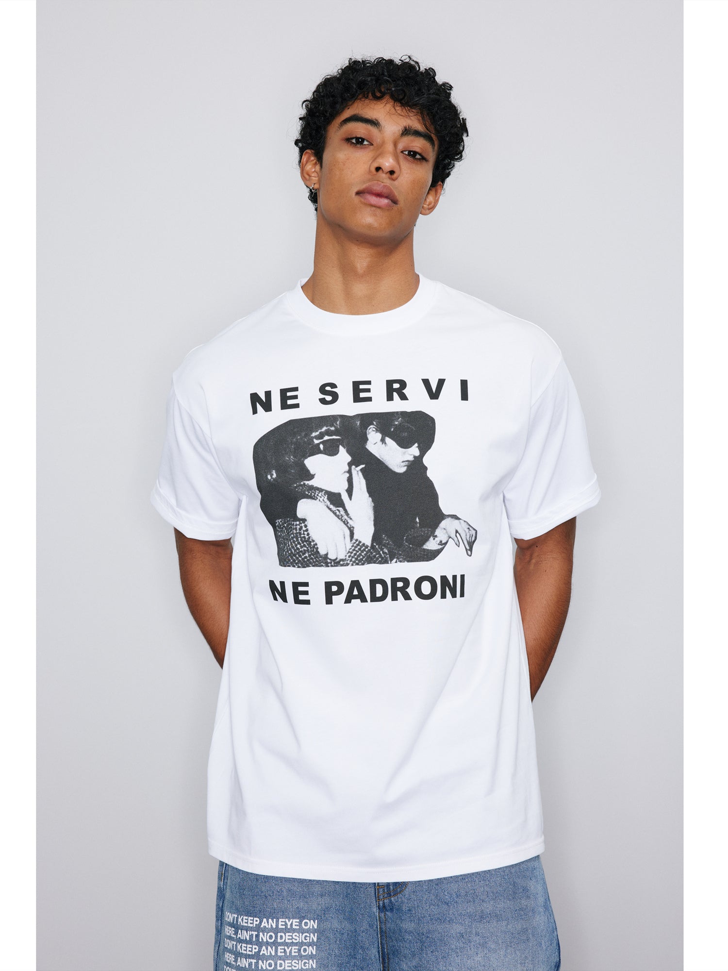 NOVACAM PREMUIM NE SERVI NE PADRONI Sleeve