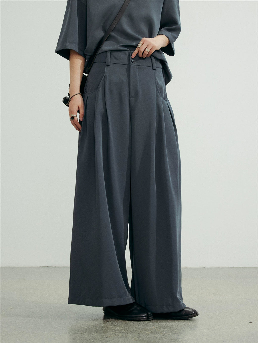 SUNYVONNE Minimalist High-waisted Wide-leg Trousers