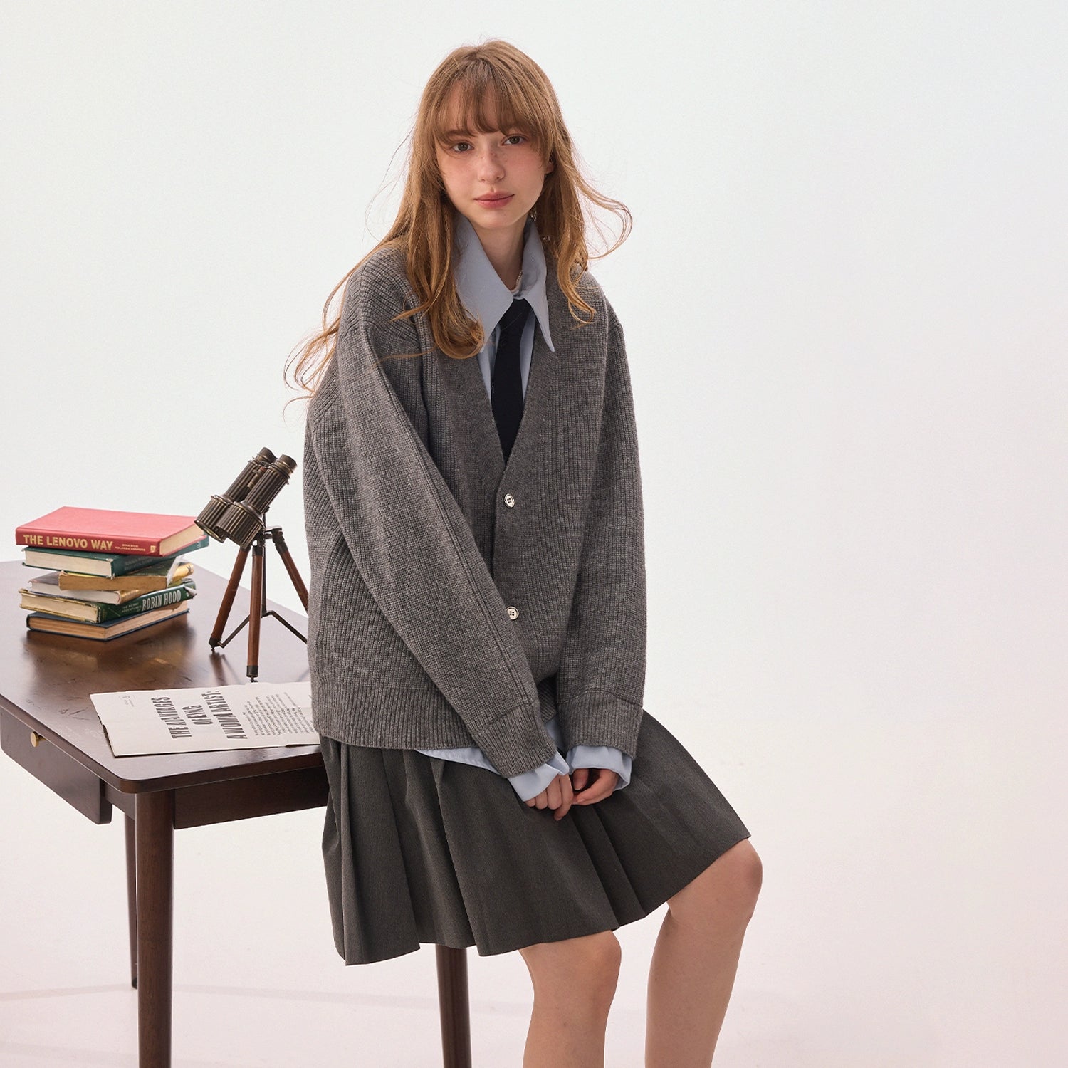 CHOR Premium Sense V-neck Fake Two-piece Shirt Knitted Cardigan Sweater