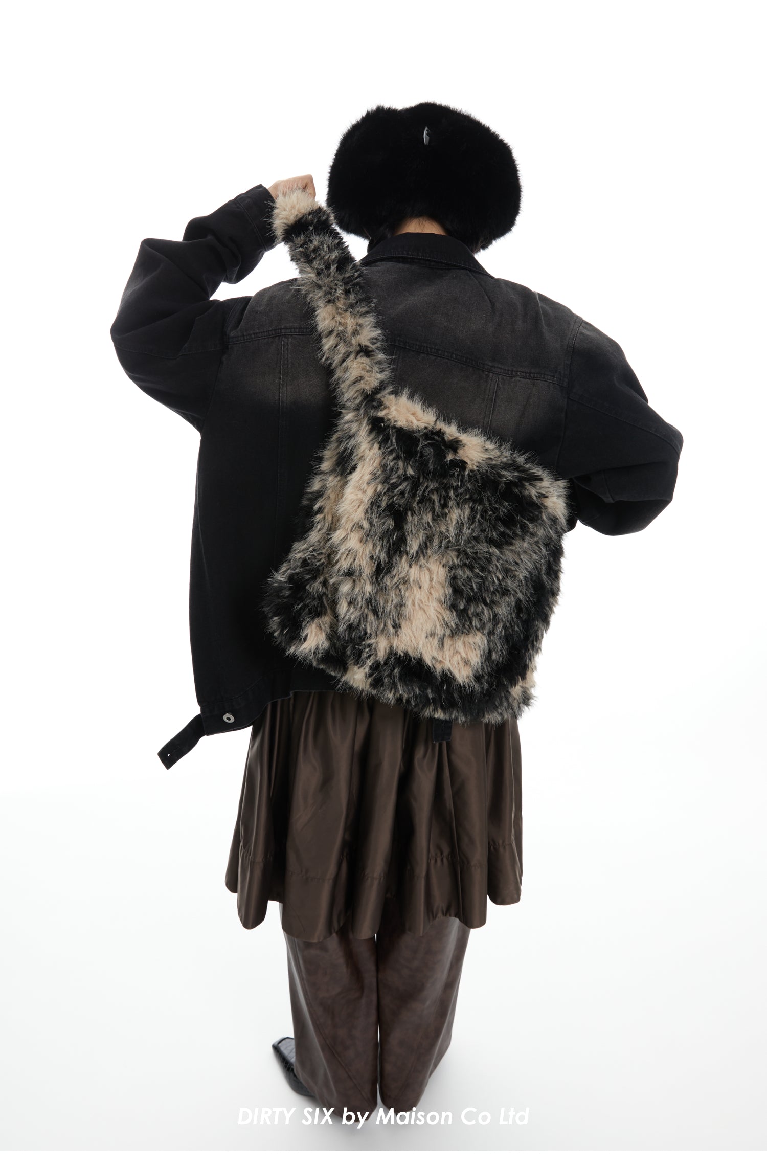 DirtySix "An Oat Cow" Wandering Wind Large Hairy Bag