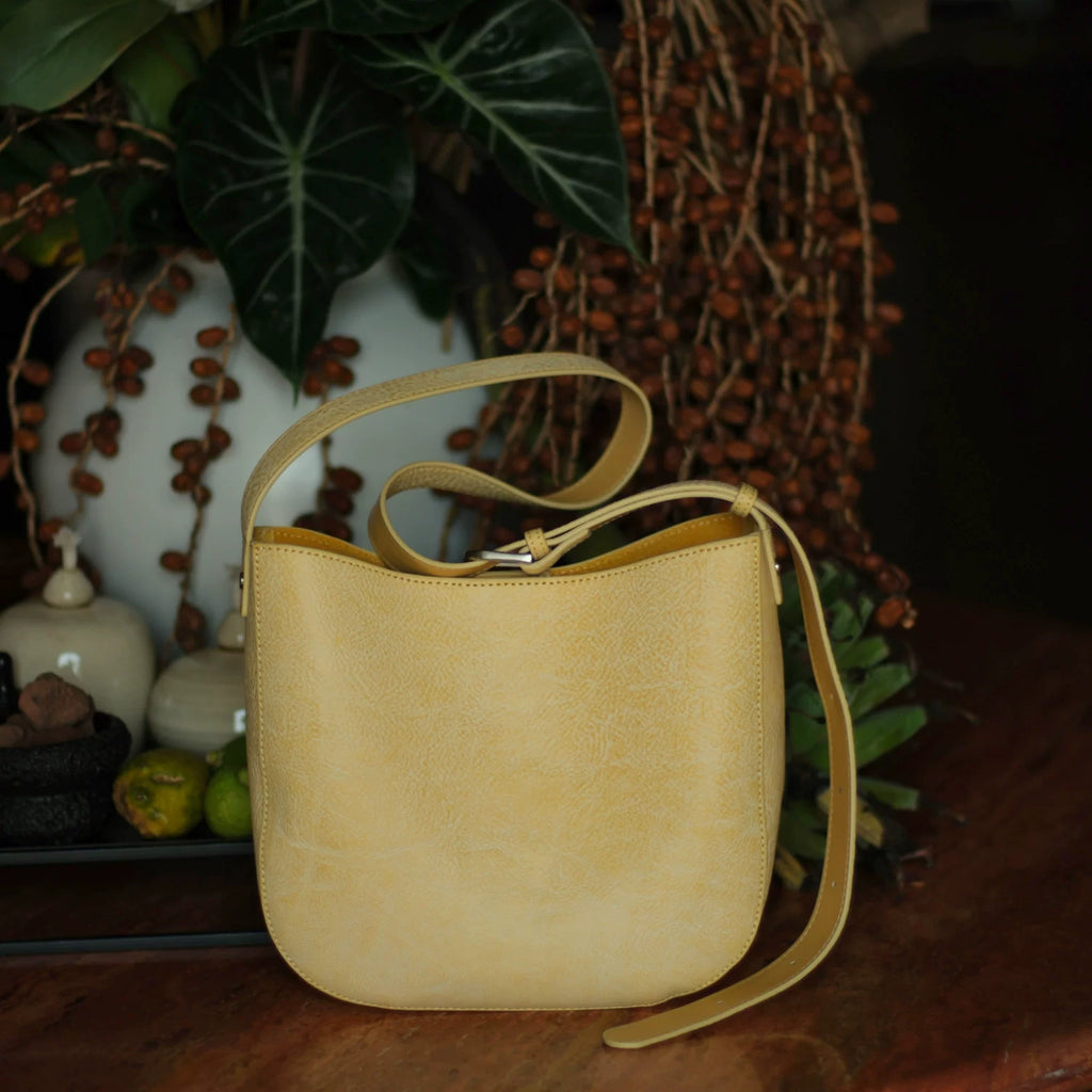 EZRO Premium Simple Leather Shoulder Crossbody Bag