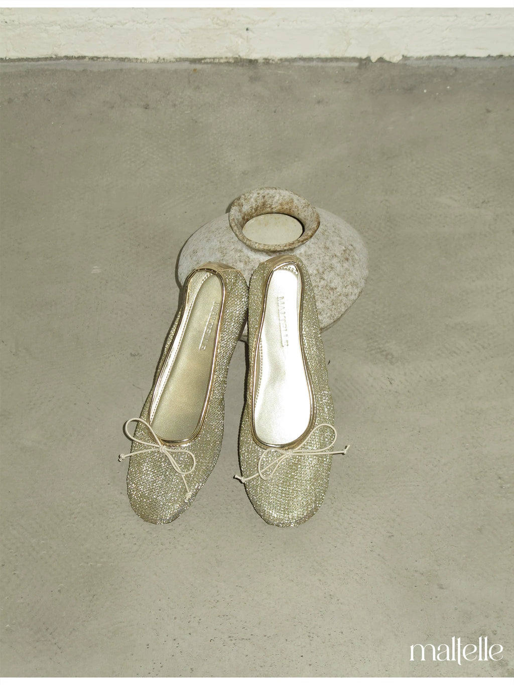 Maltelle Hollow Rhinestone Breathable Bow Flat Shoes