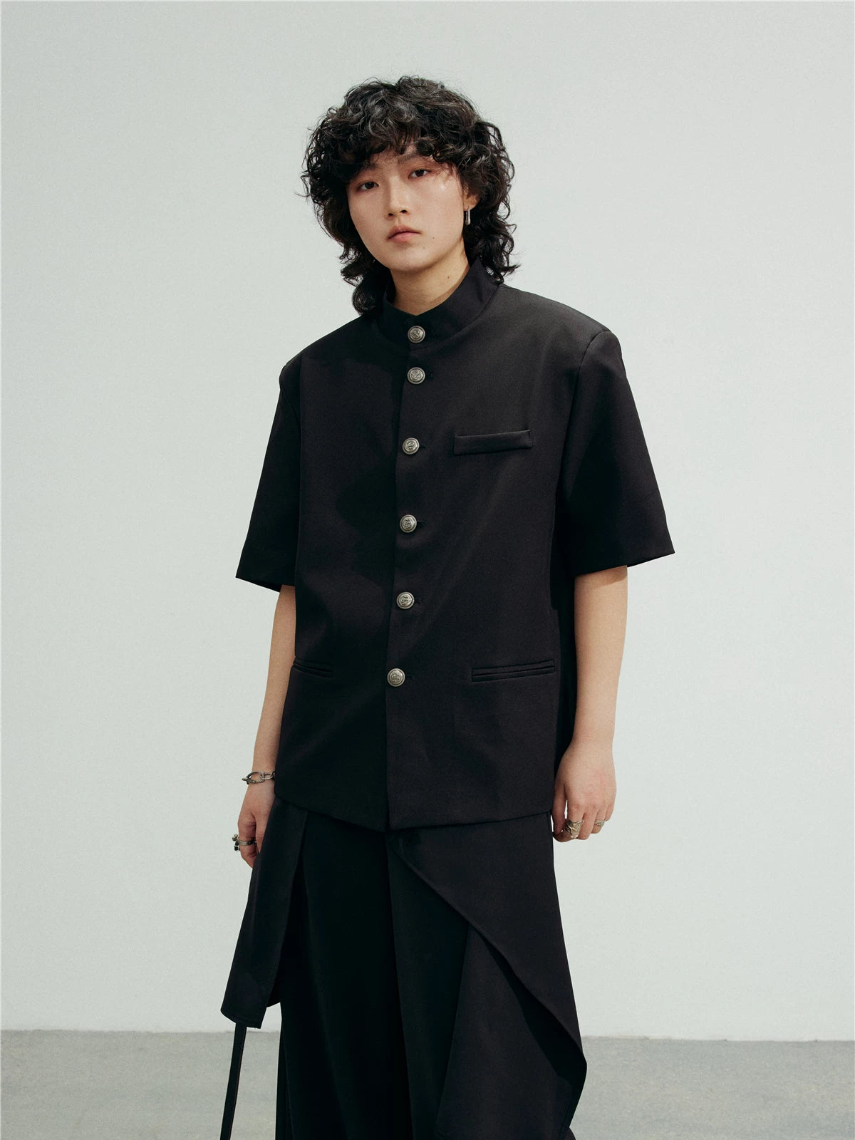 SUNYVONNE Stand-collar, Padded-shoulder Short-sleeve Blazer
