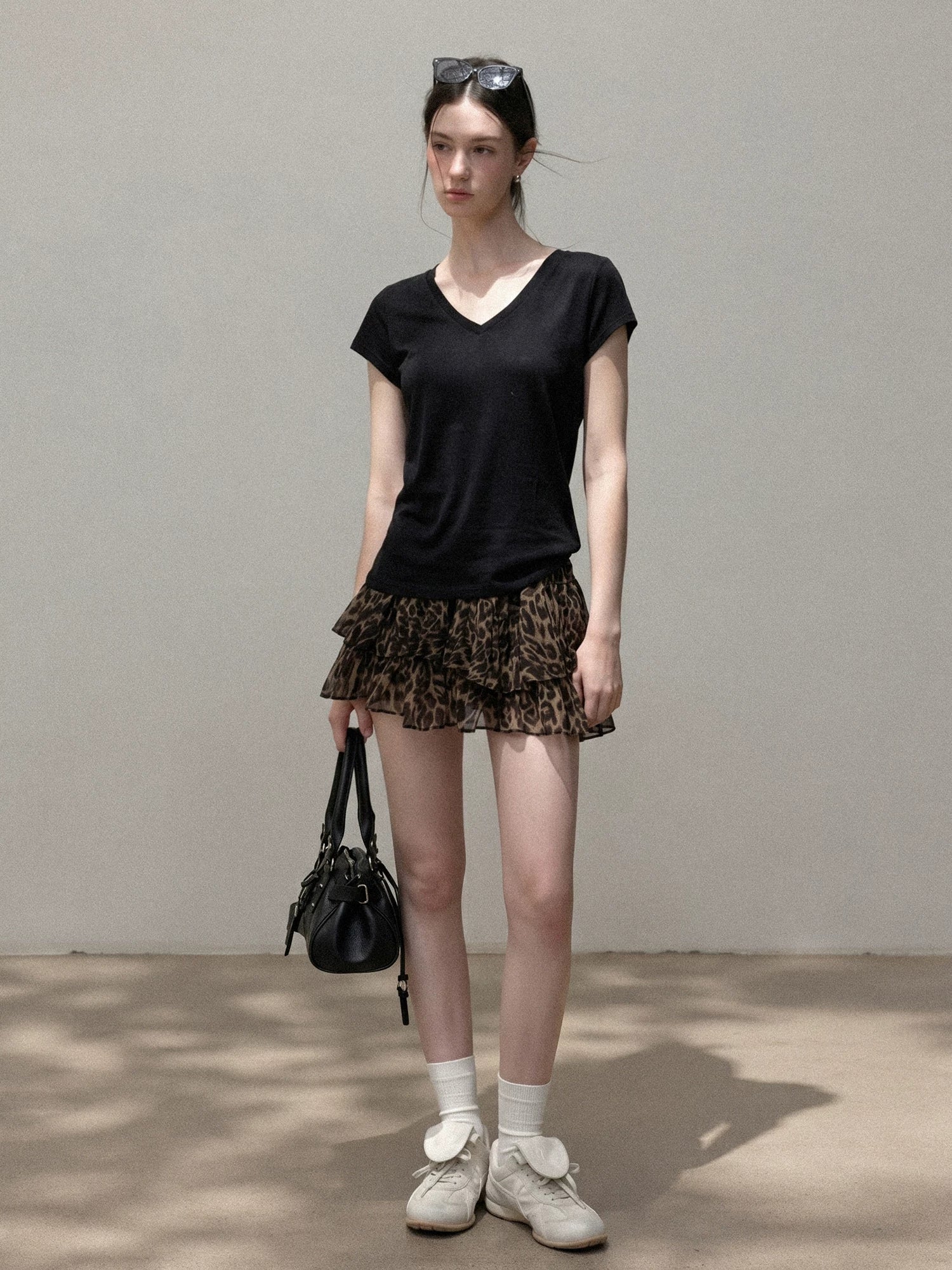 Cantonstory V-neck Shoulder Tee Leopard Print Skirt Suit