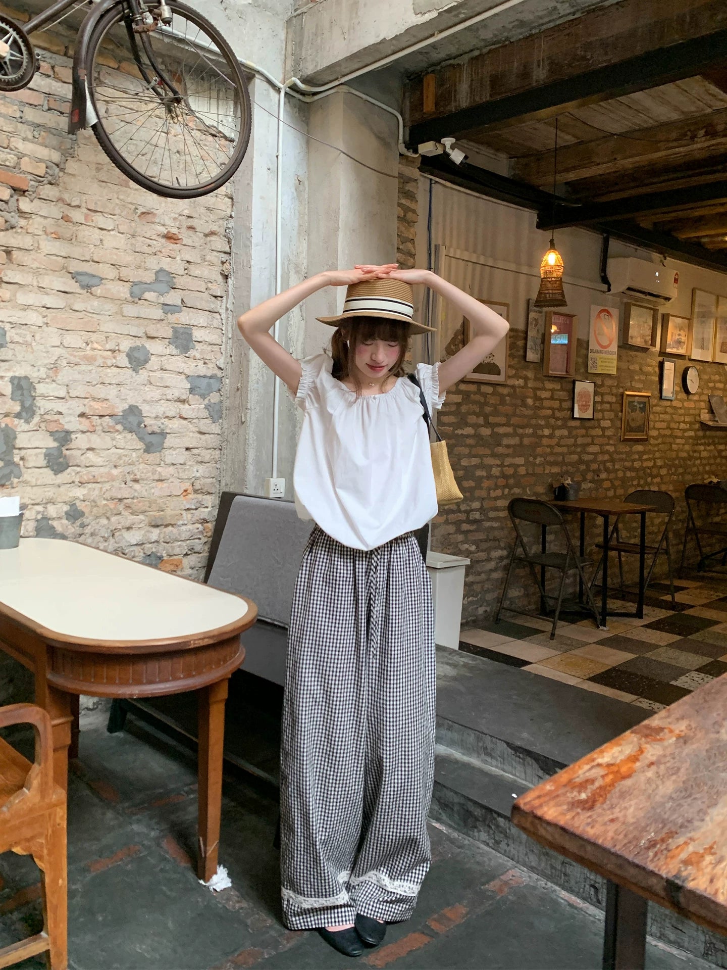 KANO Lace-stitched Plaid Slacks
