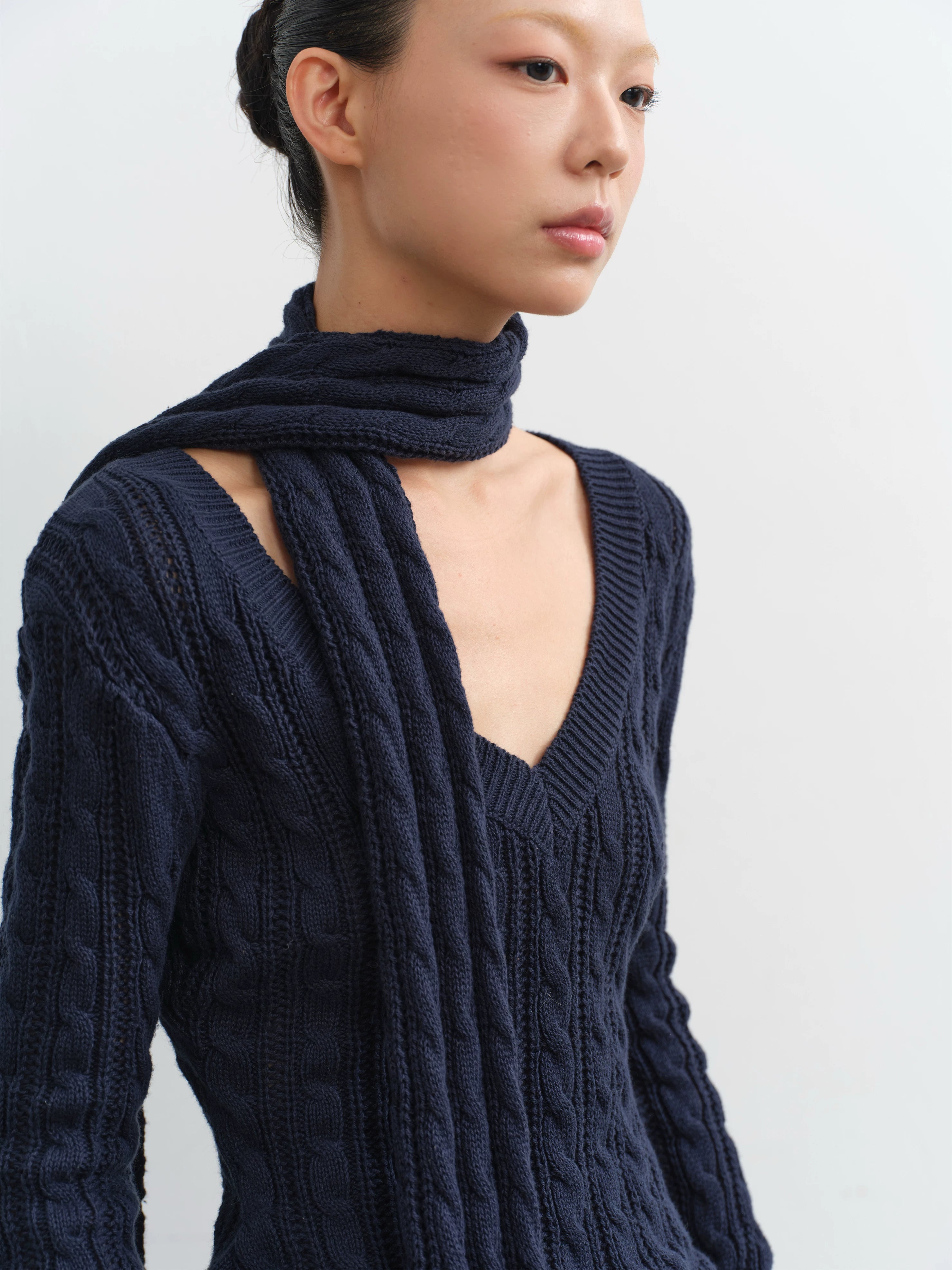LINY LIBERTY Vintage V-neck Twisted Waist Knitted Sweater