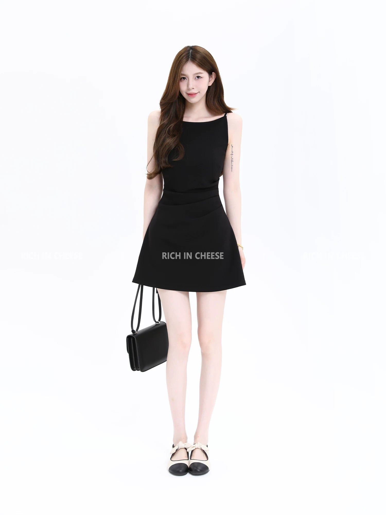 RICH IN CHEESE Temperament Pleated Slim-fit Knitted Dress