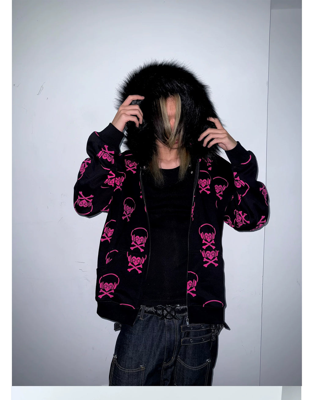 PAIKI Full of Headphones Skull Sweater