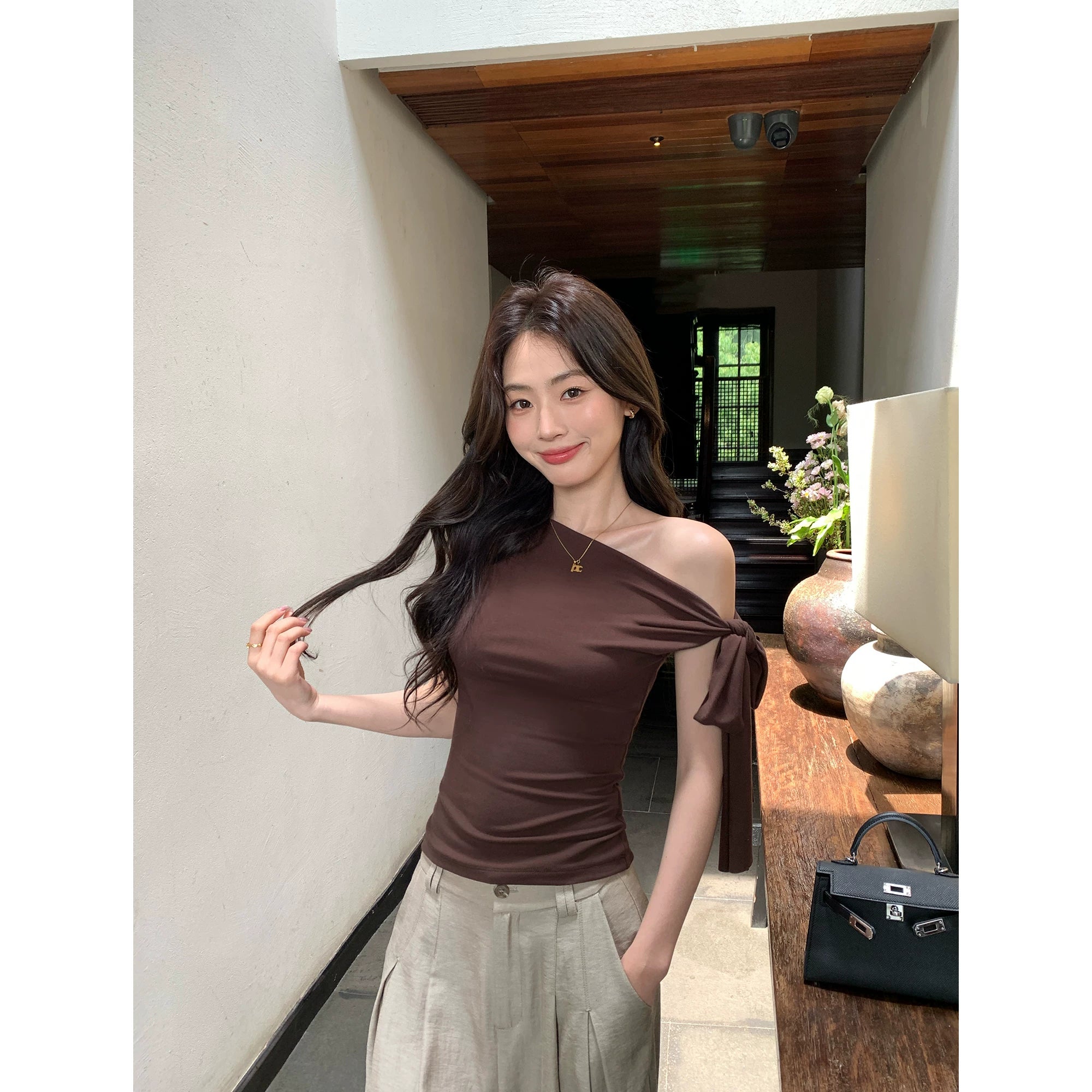 Pusumede Bow Strap Off-the-shoulder Slim Tee
