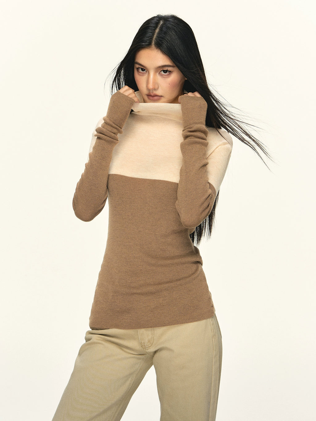 Anna Aneae Contrasting Turtleneck with Knitted Bottom Long Sleeves
