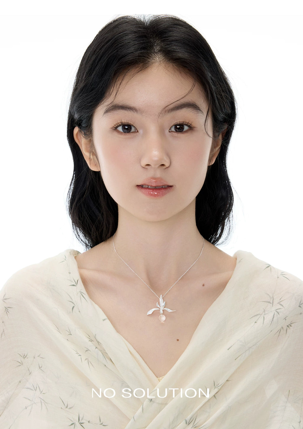 NO SOLUTION Silver Orchid Crystal Necklace