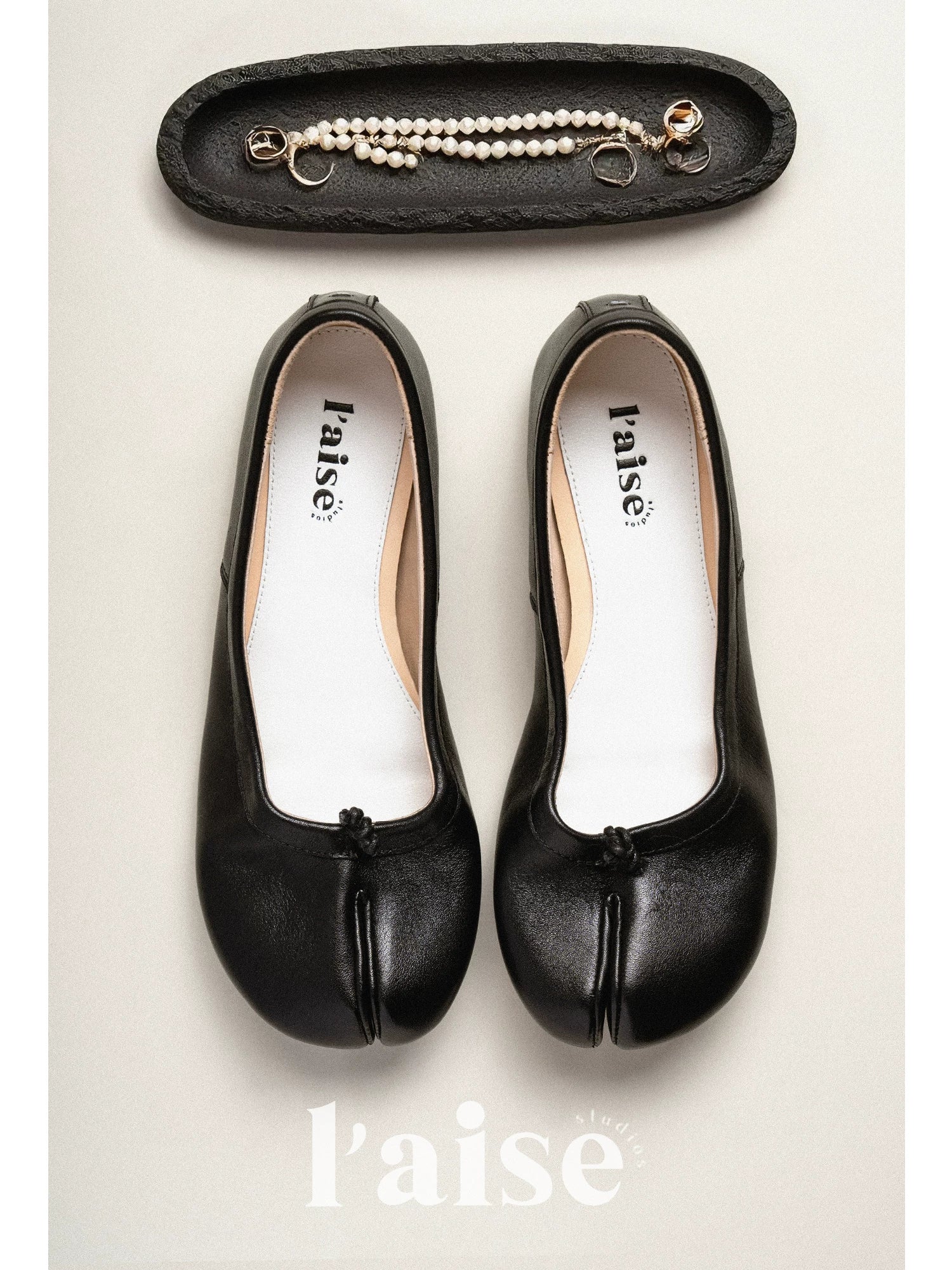 L'aise Flat-bottomed Light-mouth Split-toe Shoes