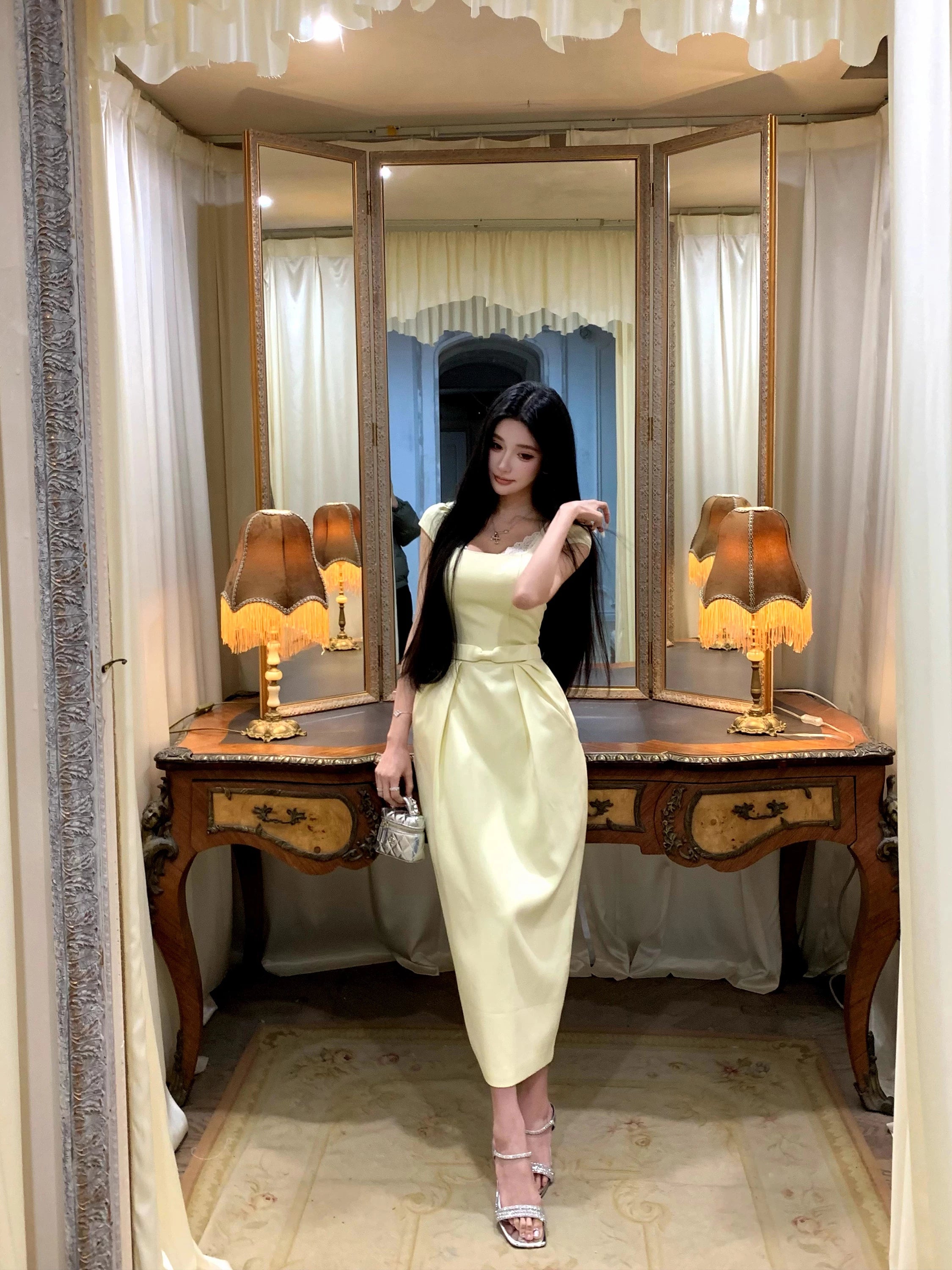 Barb Chill Temperament Waist Skinny Dress
