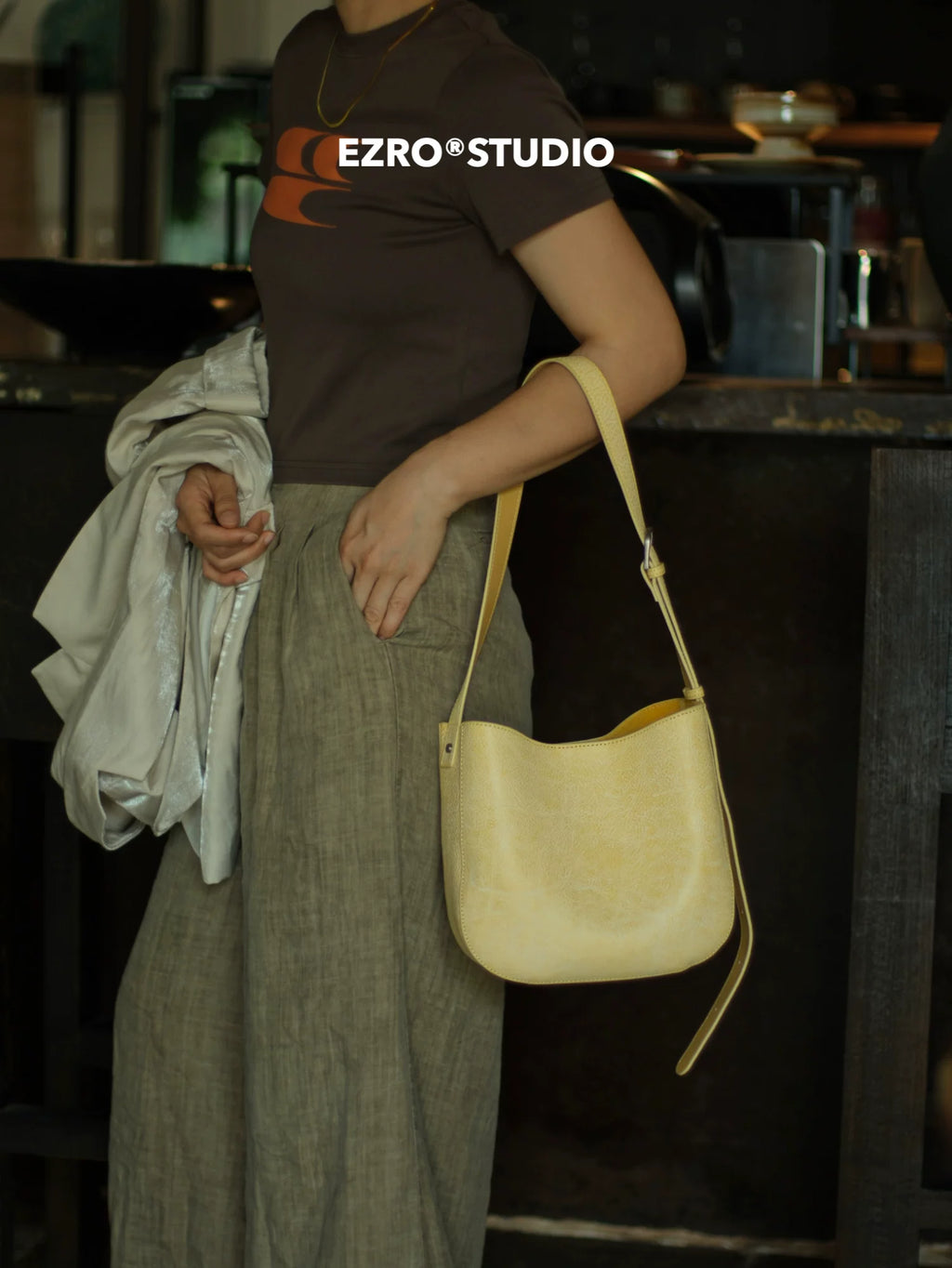 EZRO Premium Simple Leather Shoulder Crossbody Bag