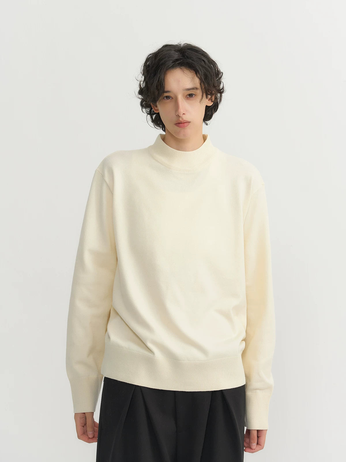 CARPEM Soft Waxy Semi-turtleneck Bottom Sweater