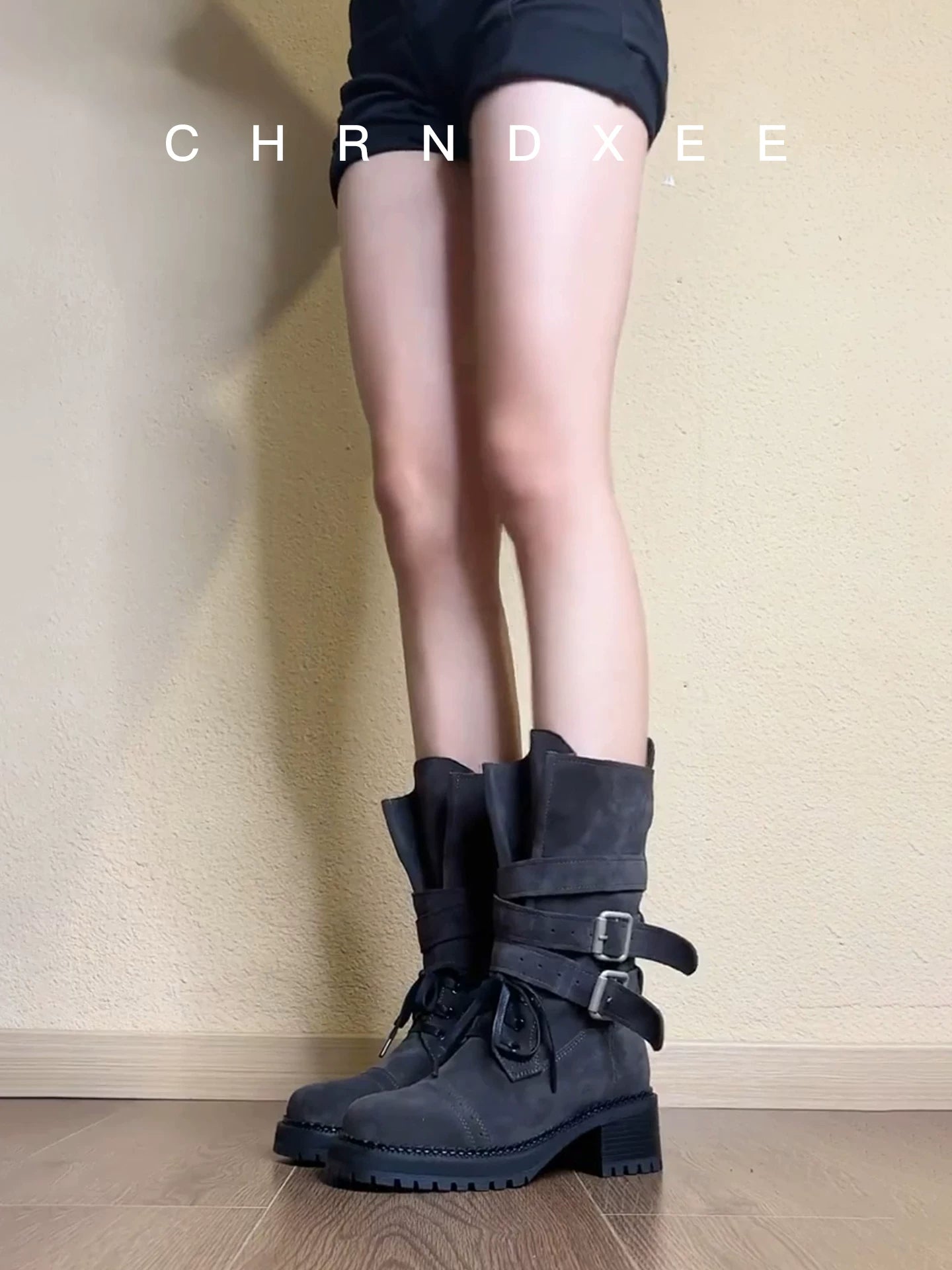 CHRNDXEE Pleated Lace-up Thick-soled Mid-boots
