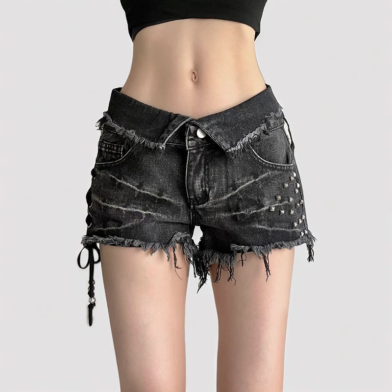 FUNOFF Vintage Riveted Burr-edged Low-rise Denim Shorts