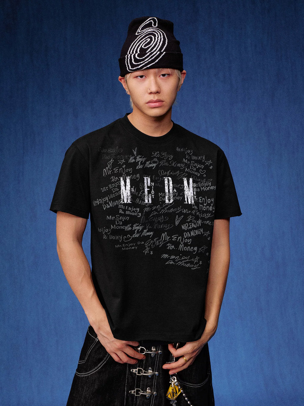 MEDM Font Graffiti Print Embroidery Loose Tee